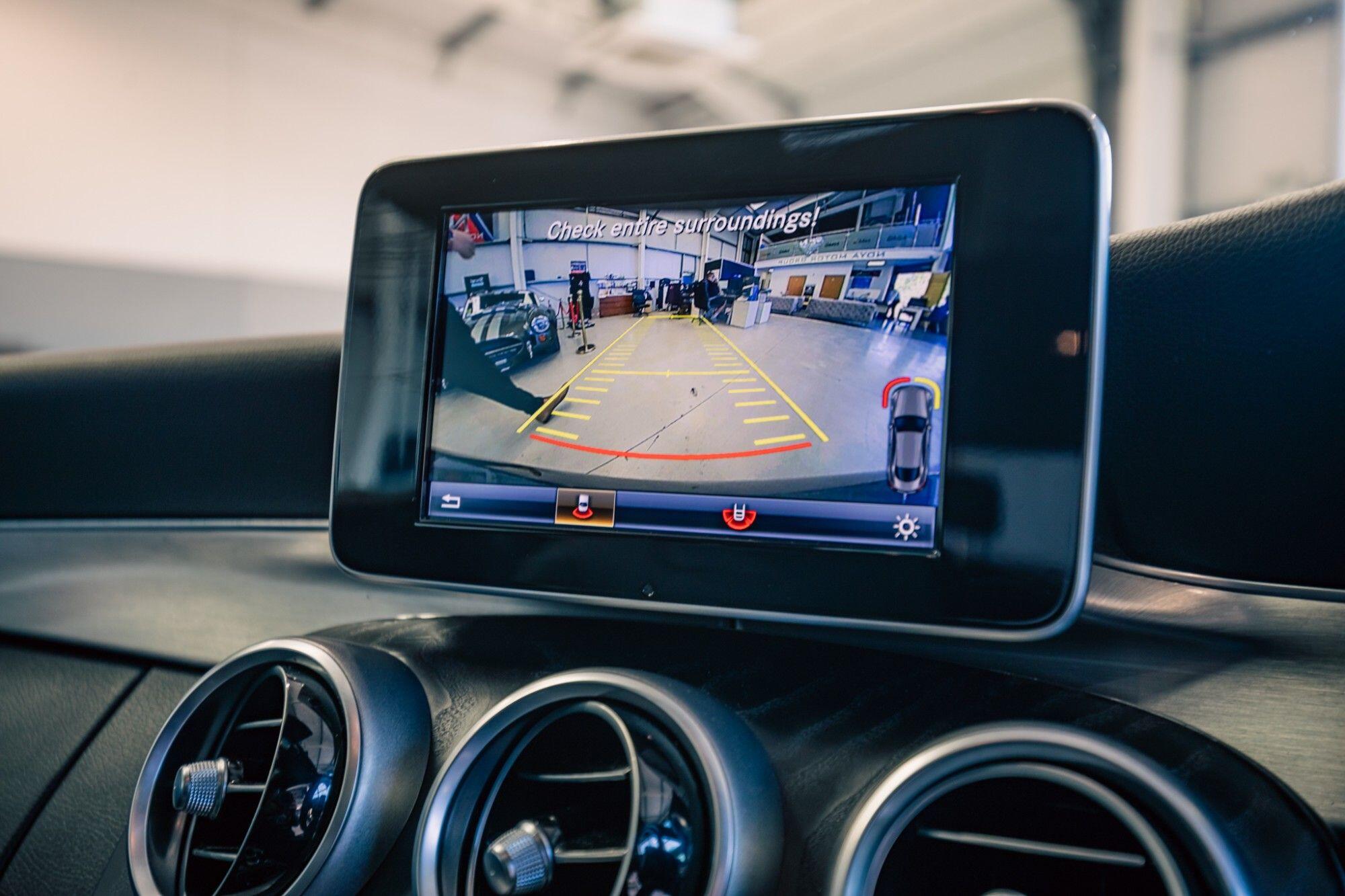 Mercedes-Benz C-Class view 15