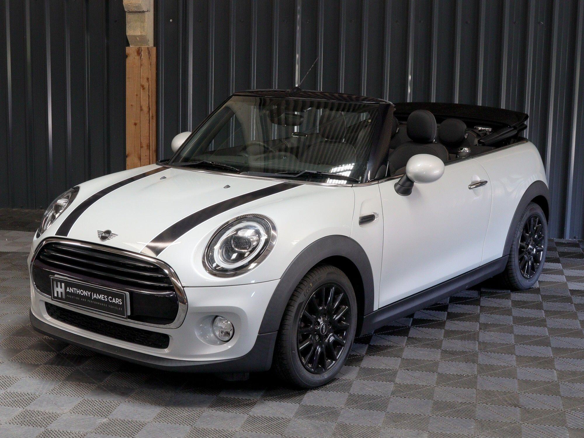 Mini Convertible view 6