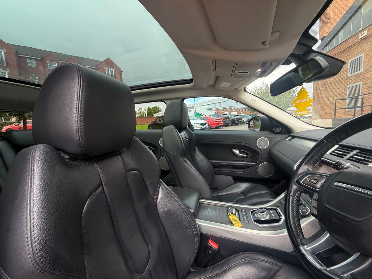Land Rover Range Rover Evoque view 3