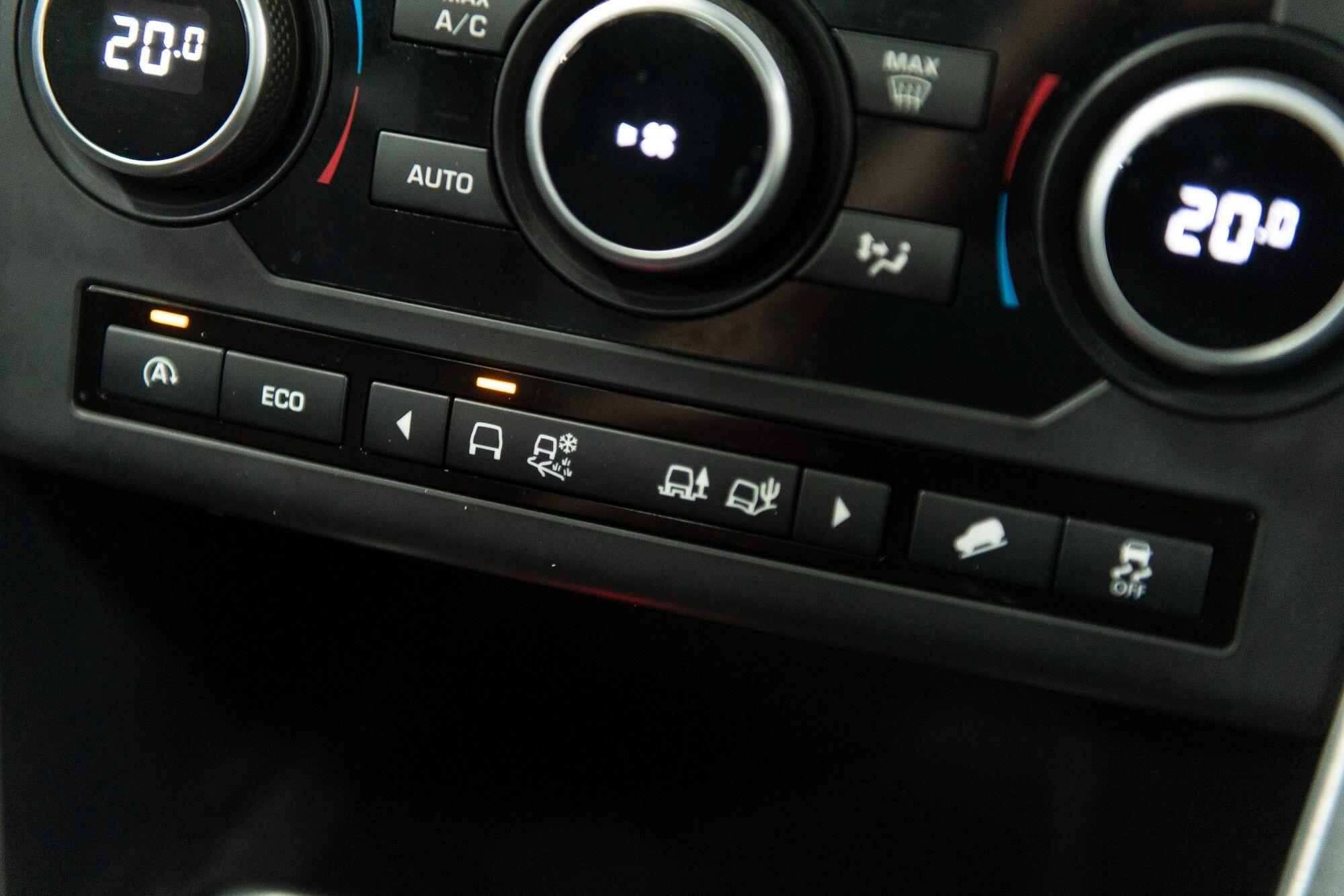 Land Rover Discovery Sport view 28