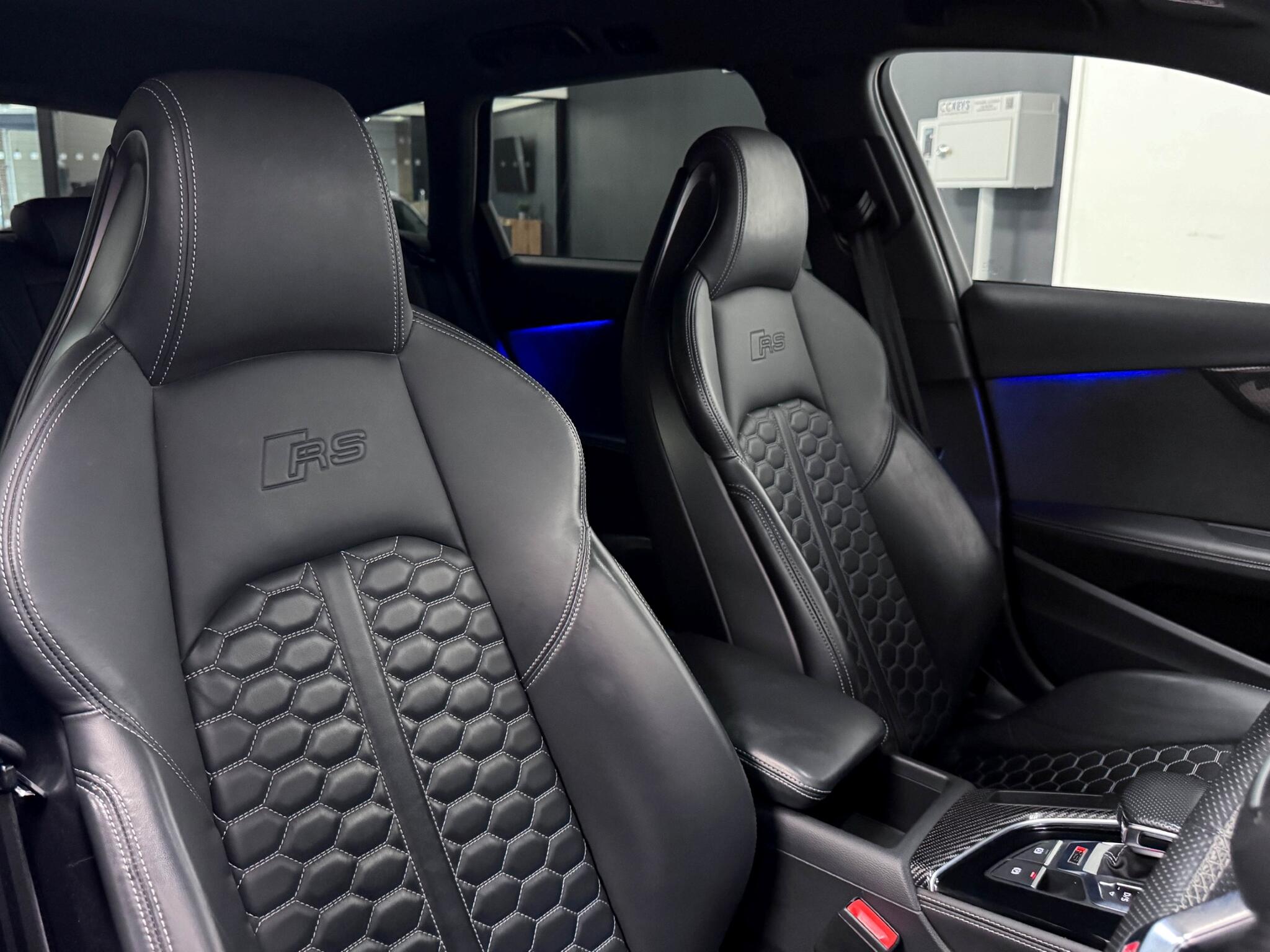 Audi RS4 Avant view 39