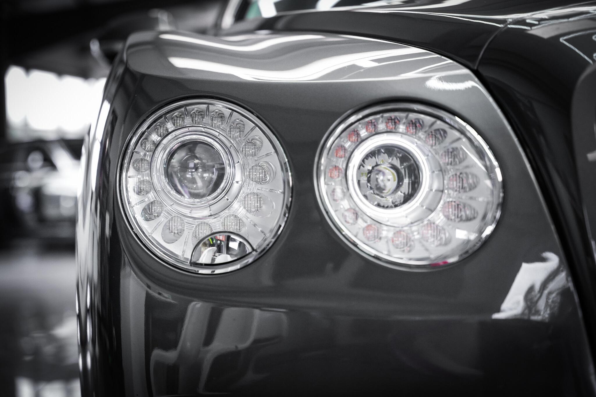 Bentley Flying Spur view 33