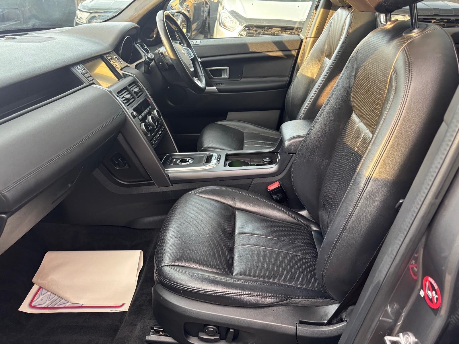 Land Rover Discovery Sport view 35