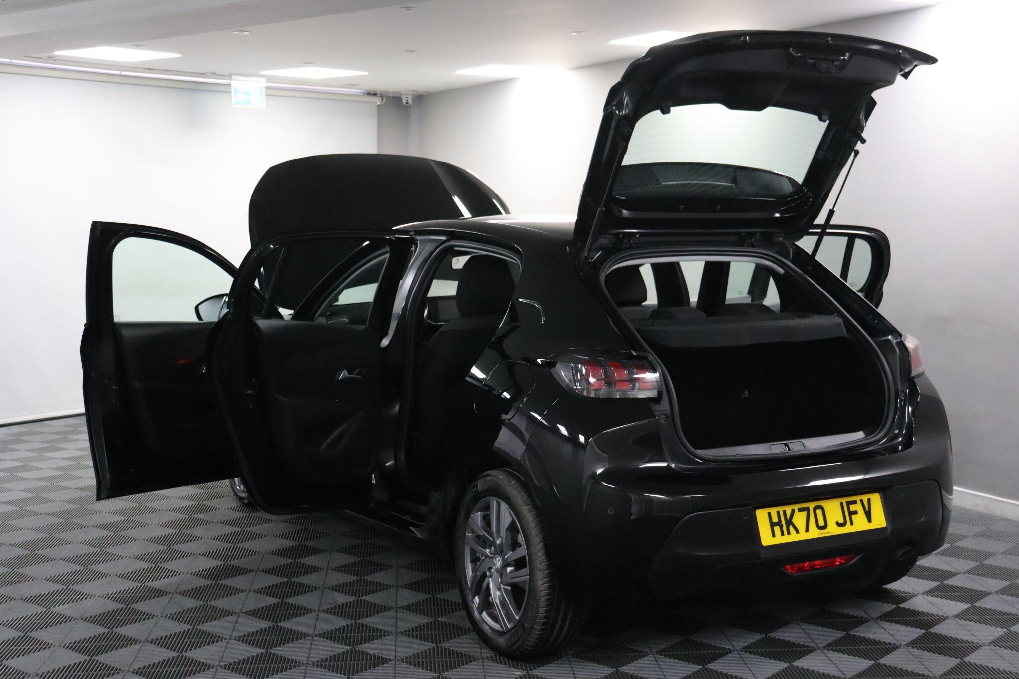 Peugeot 208 view 23