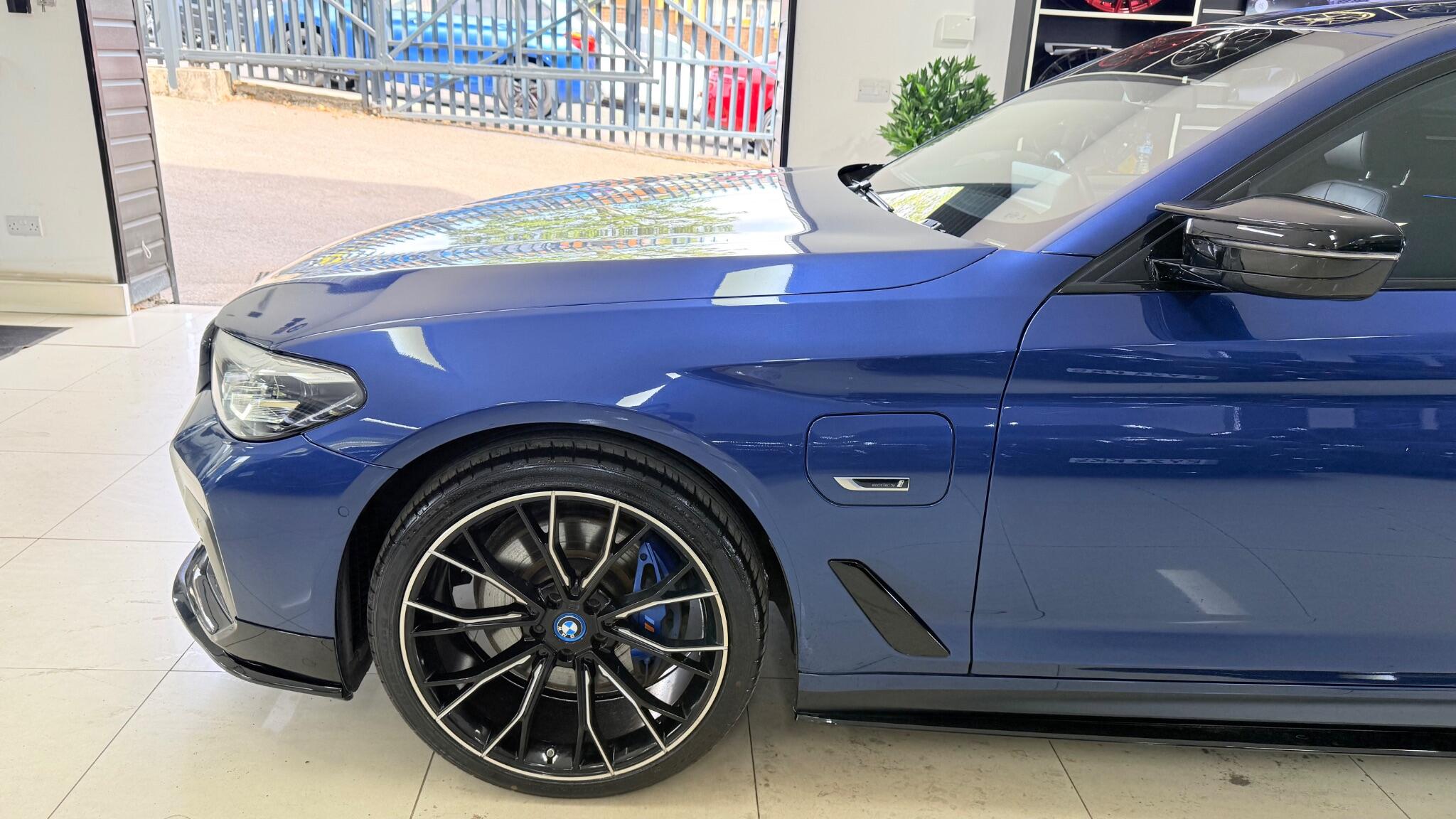 BMW 5 Series view 34
