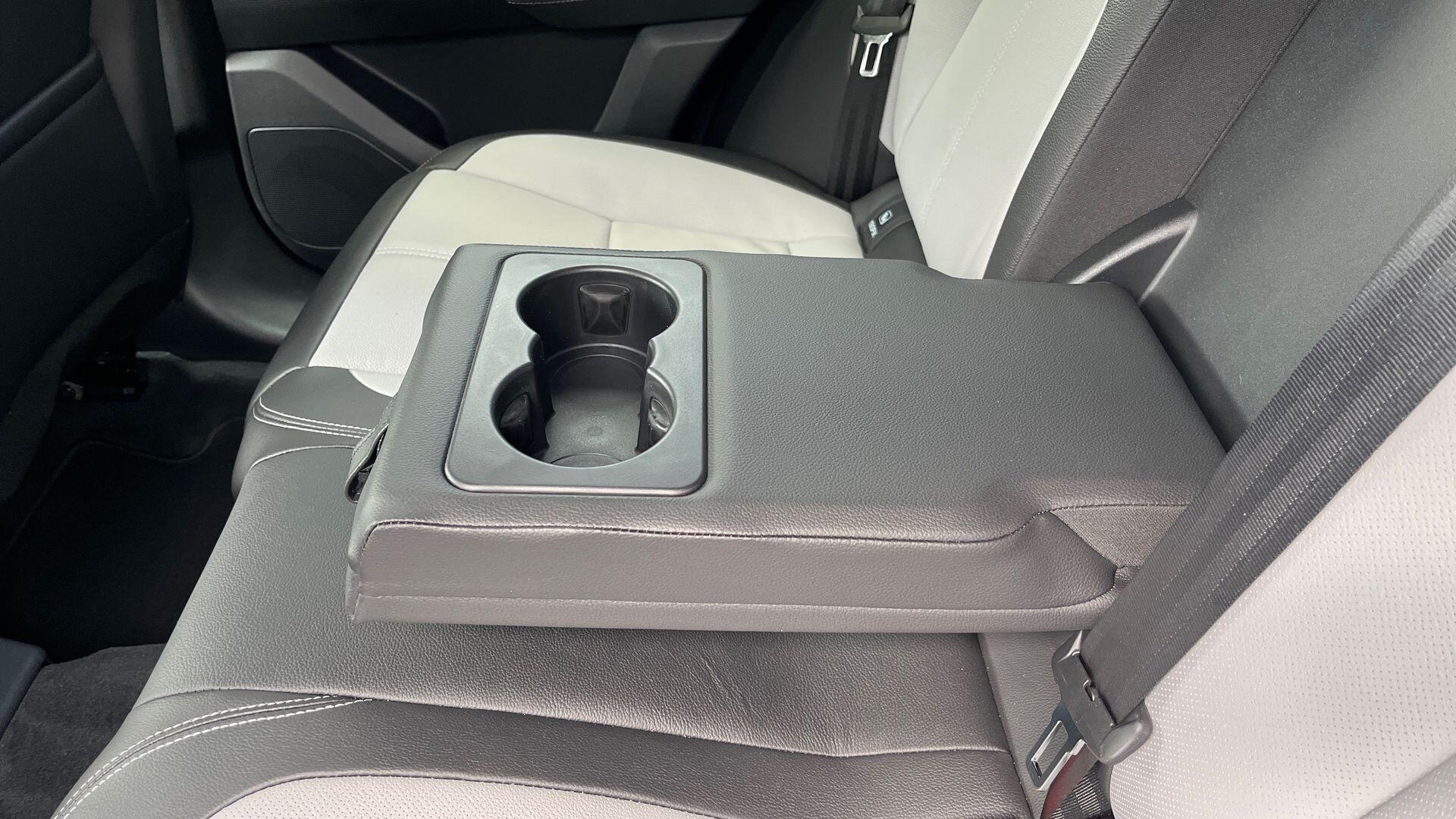 Land Rover Range Rover Velar view 32