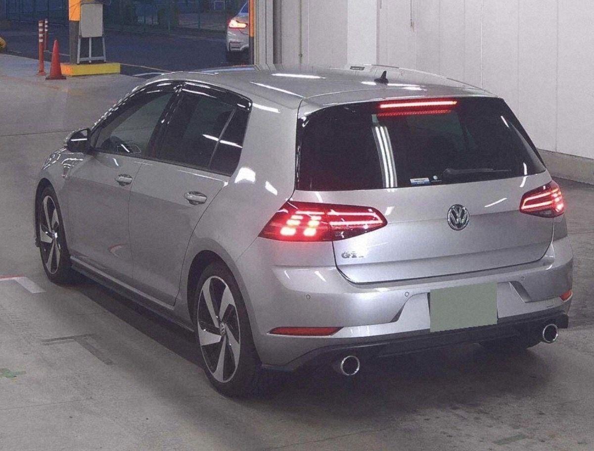 Volkswagen Golf view 3