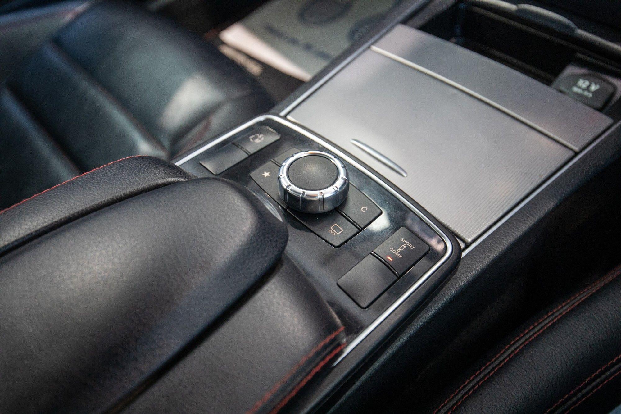 Mercedes-Benz E-Class view 24