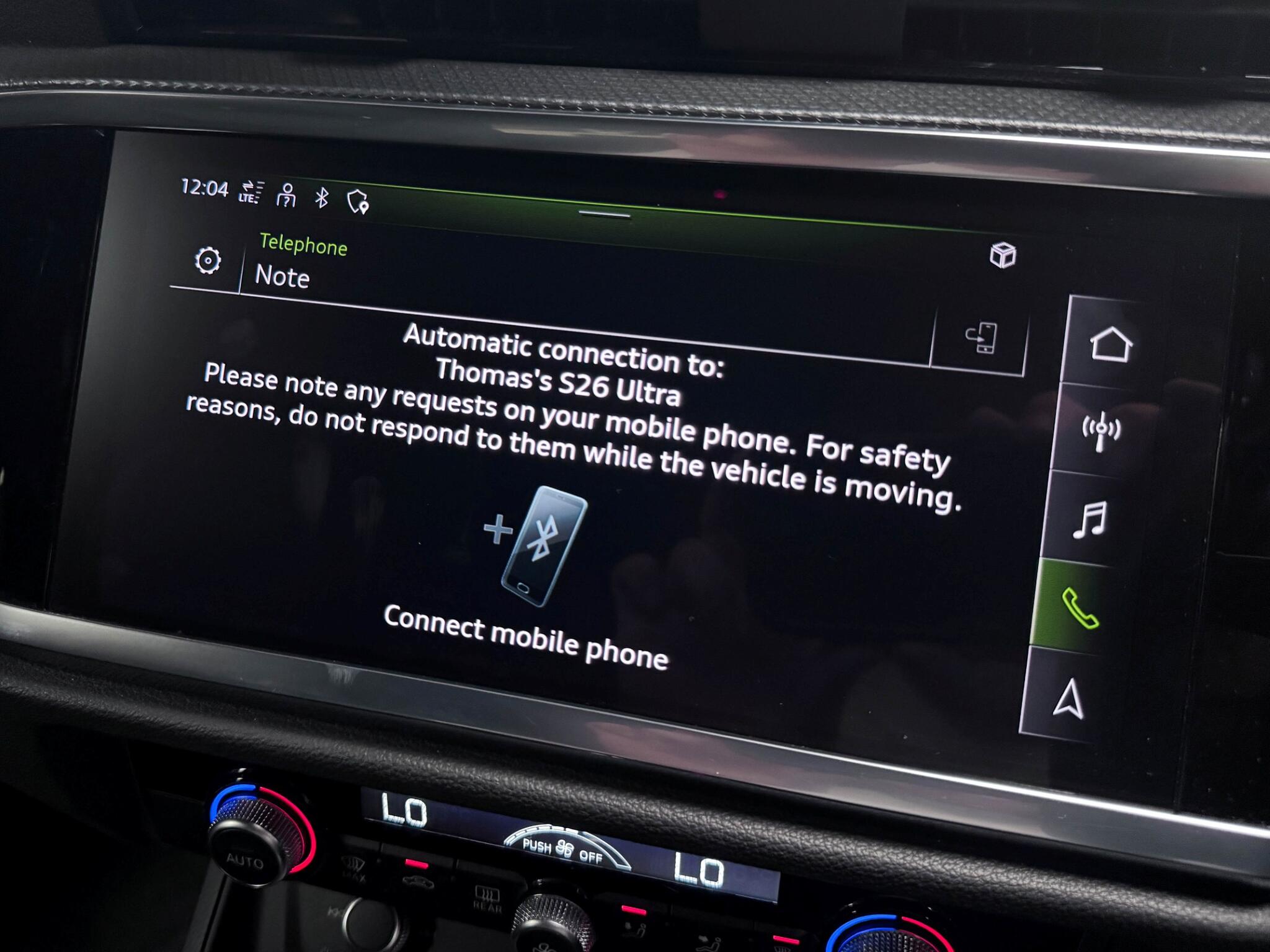Audi Q3 view 40
