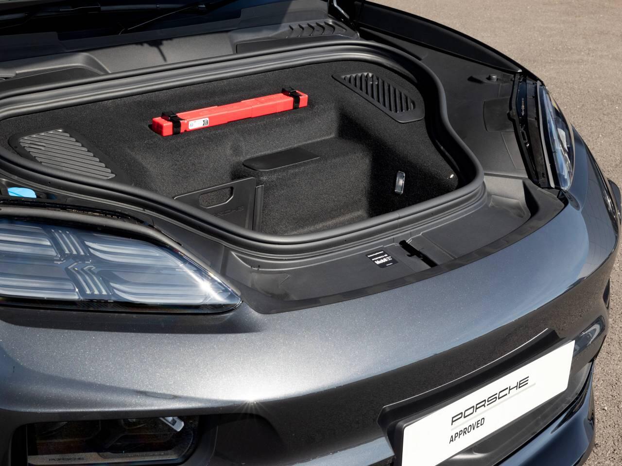Porsche Macan view 91