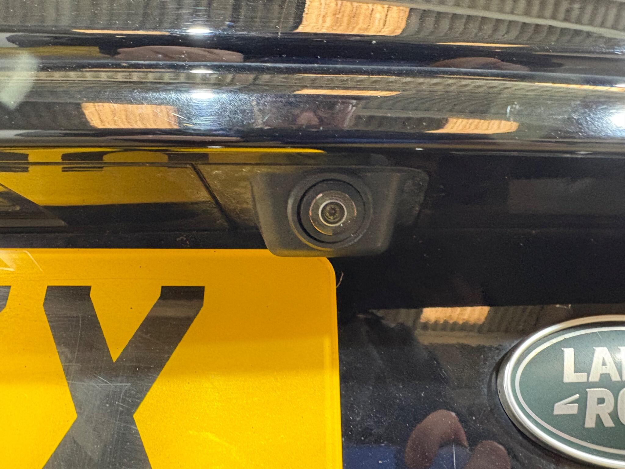 Land Rover Discovery Sport view 50
