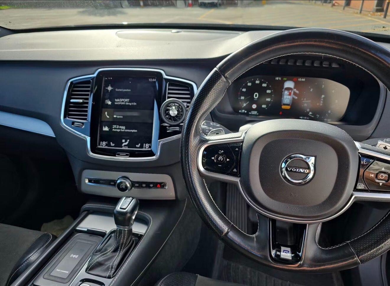 Volvo XC90 view 6