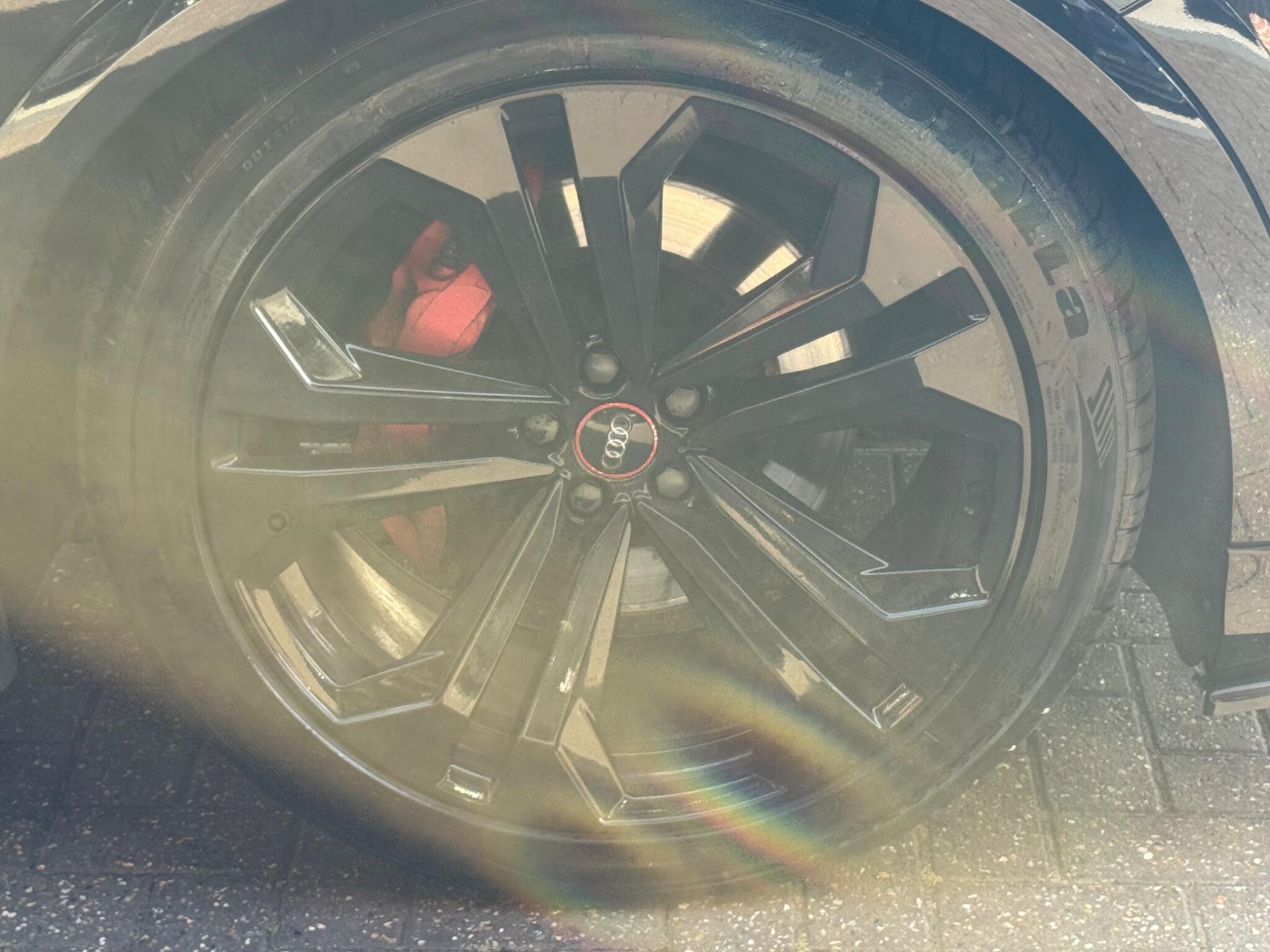 Audi Q8 view 47