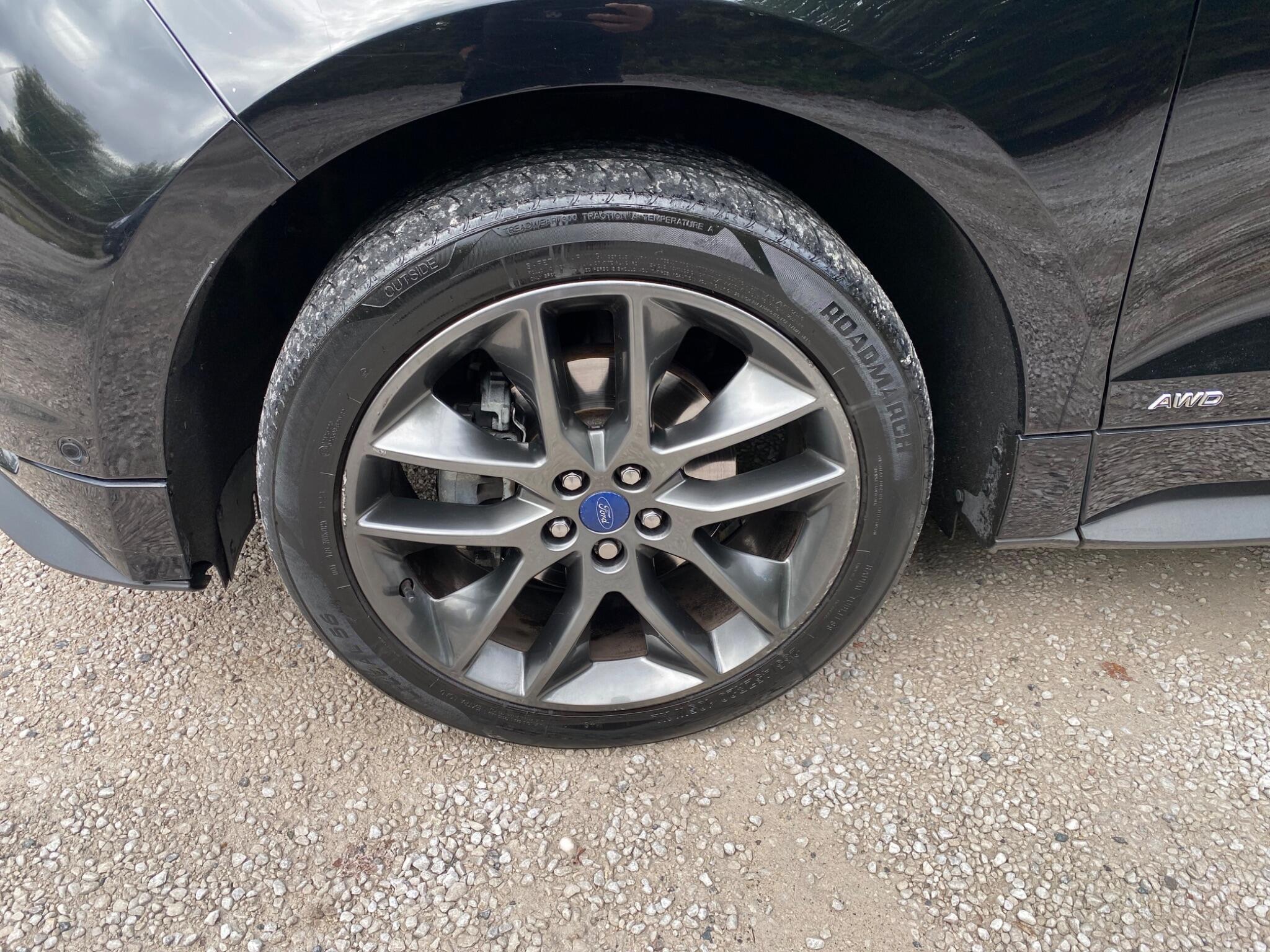 Ford Edge view 43