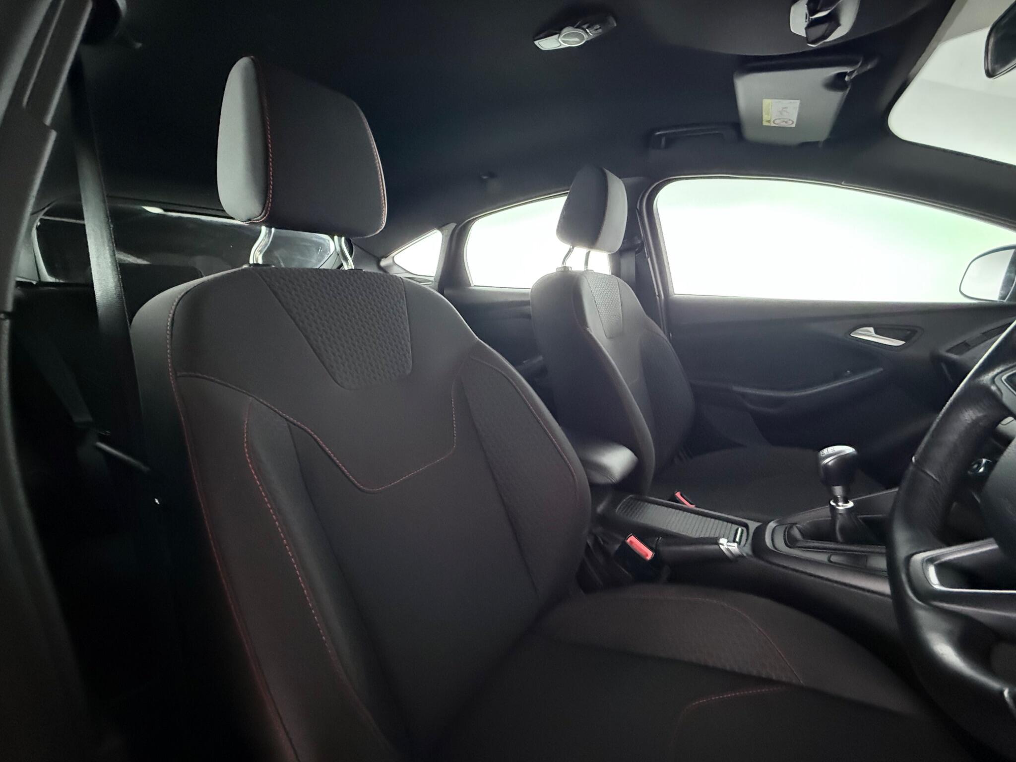 Ford Focus view 30