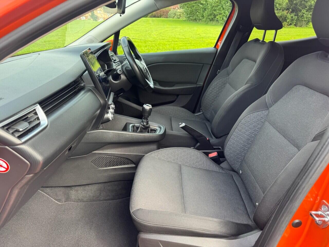 Renault Clio view 12