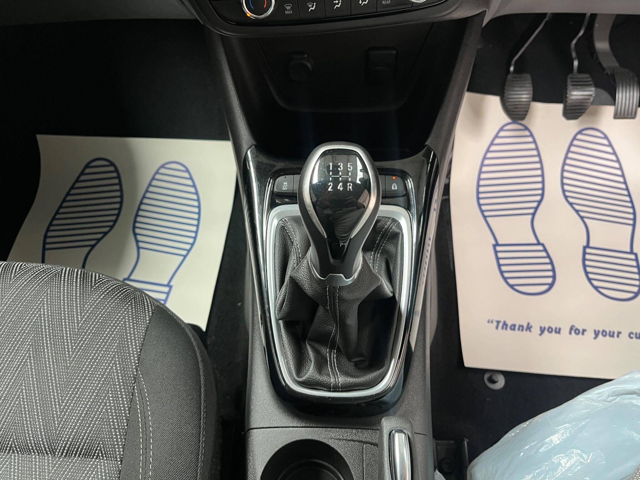 Vauxhall Crossland X view 24