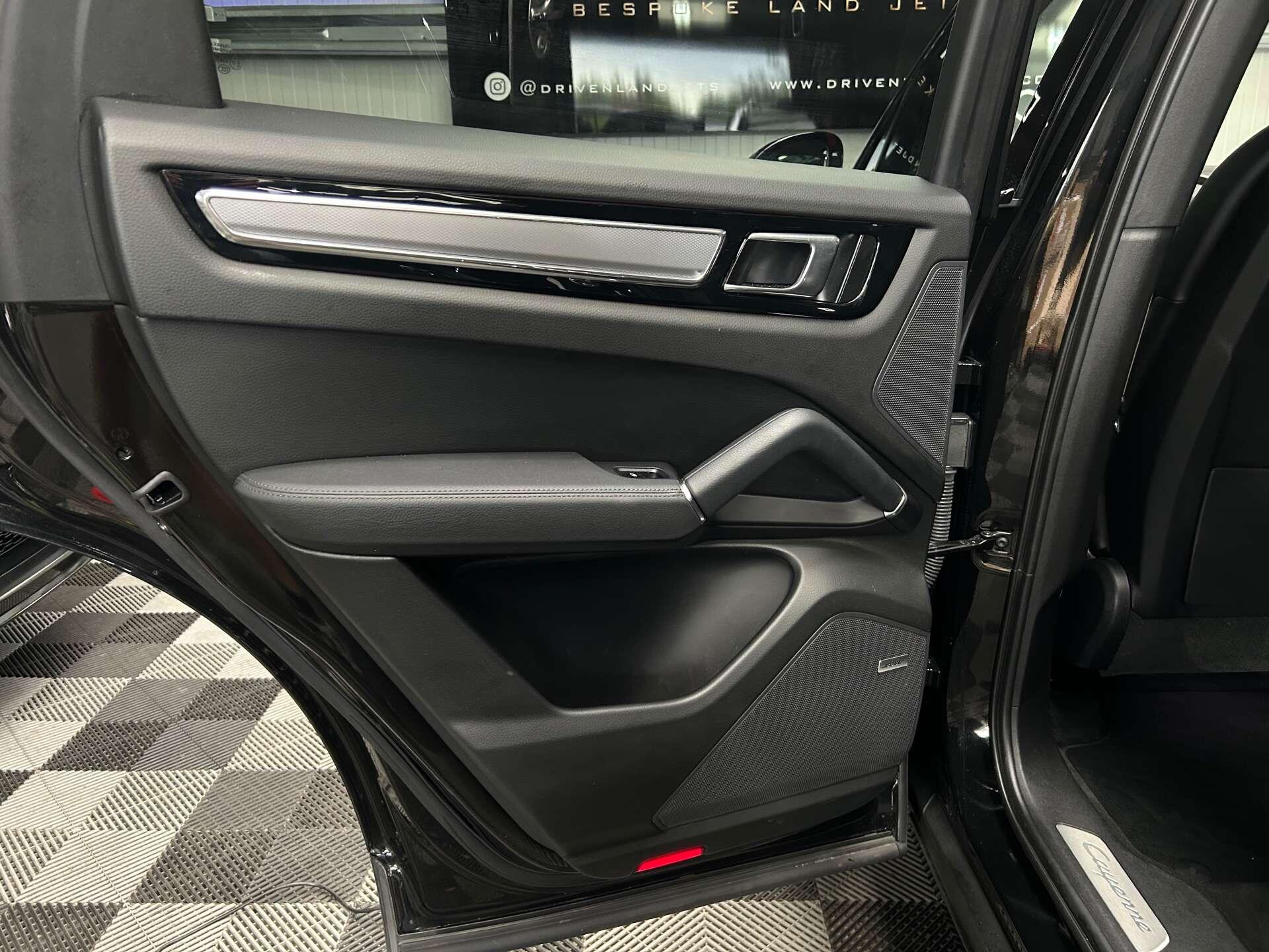 Porsche Cayenne view 34
