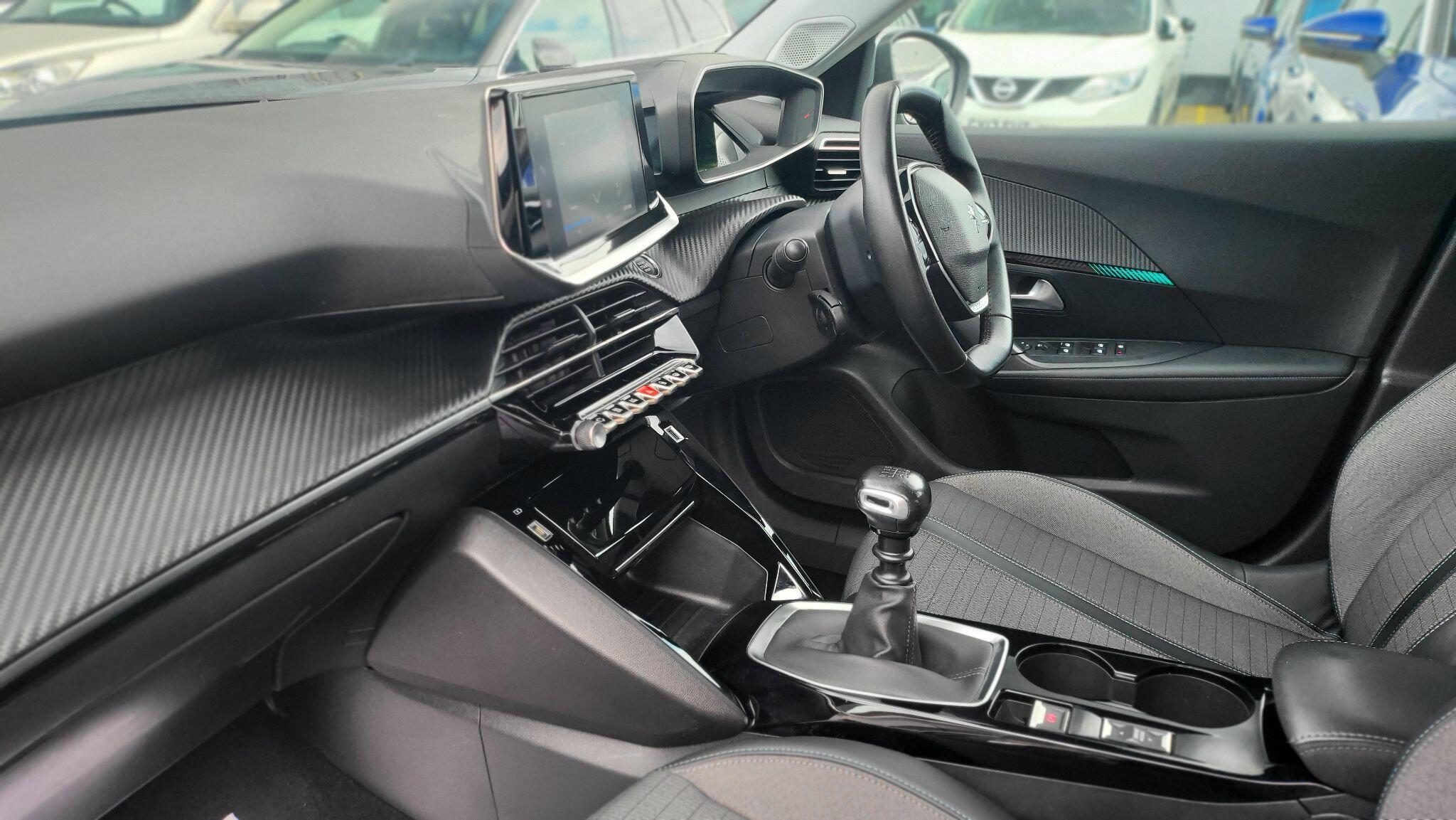 Peugeot 2008 view 12
