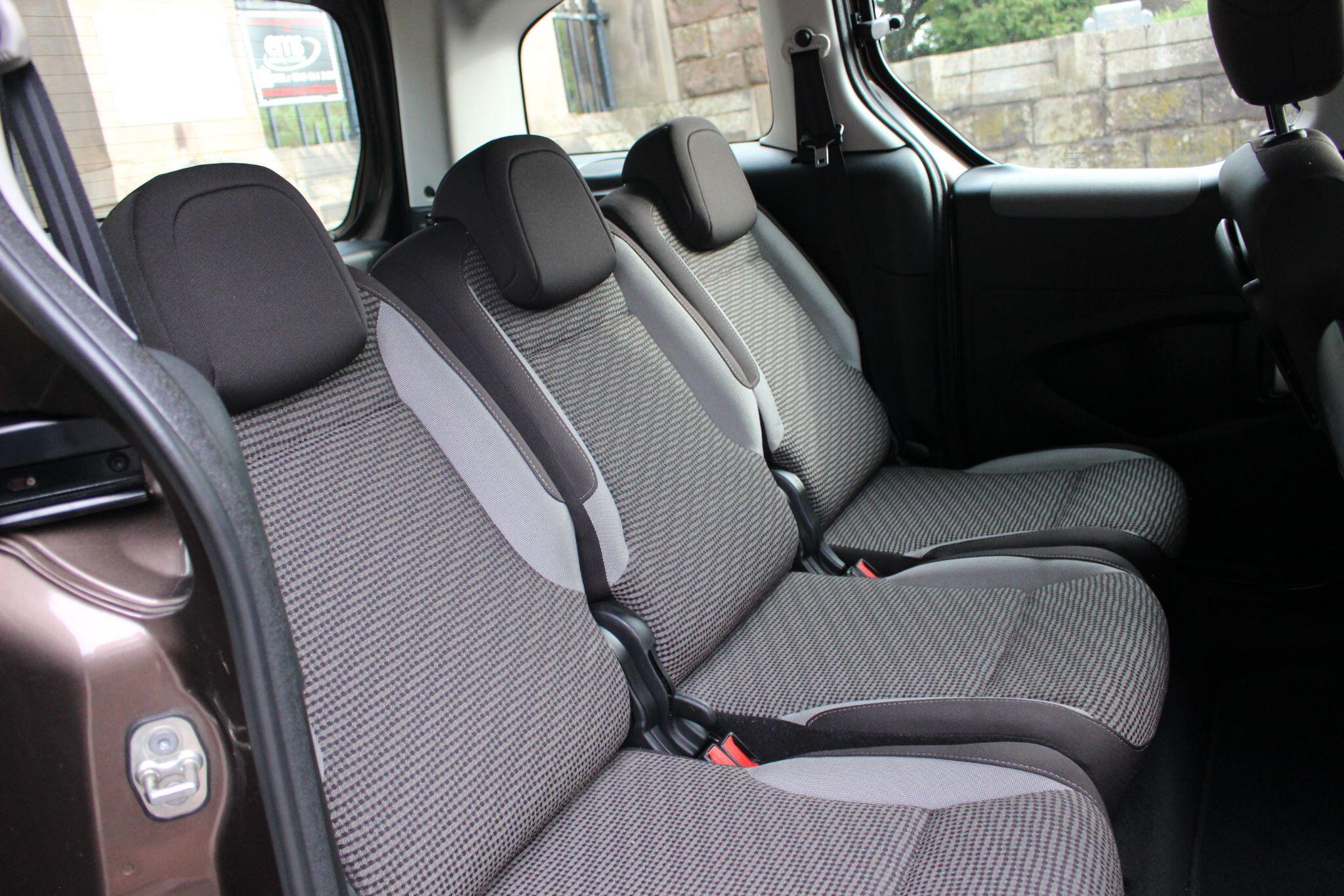 Peugeot Partner Tepee view 26