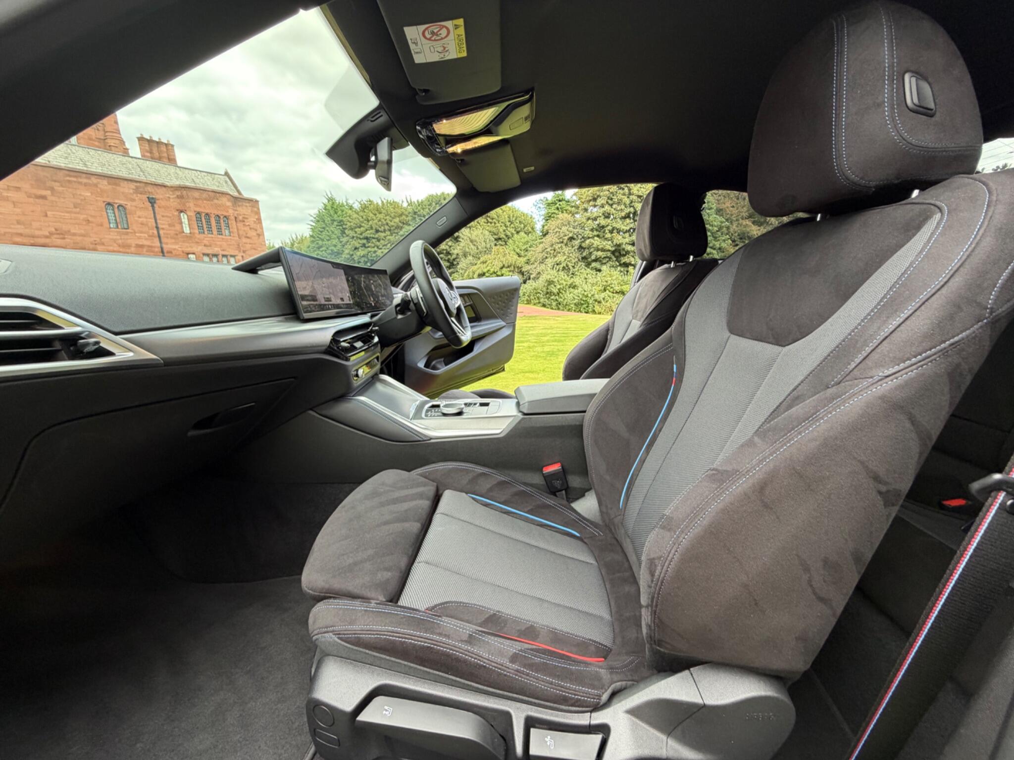 BMW 2 Series view 33