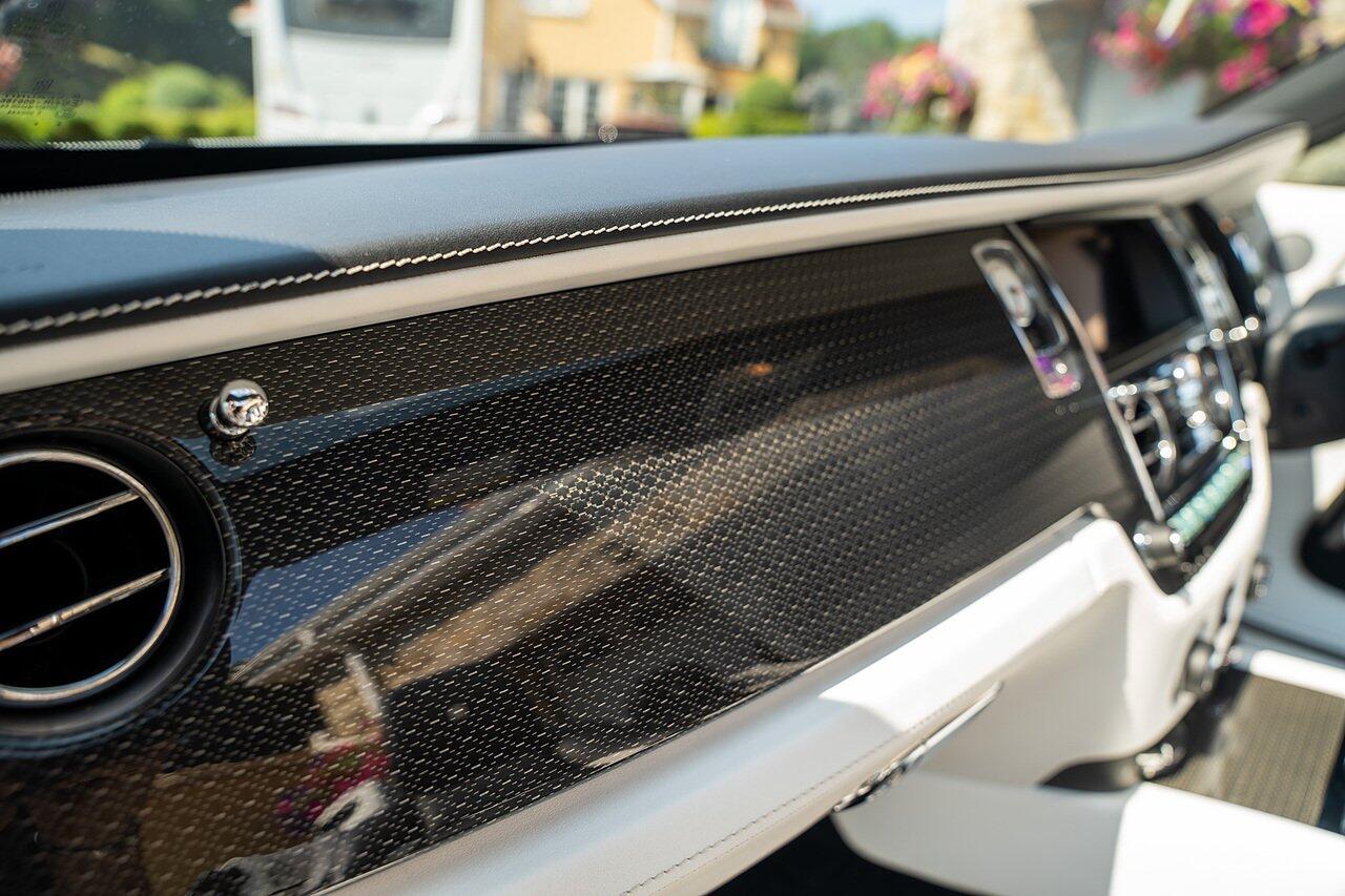 Rolls-Royce Dawn view 79