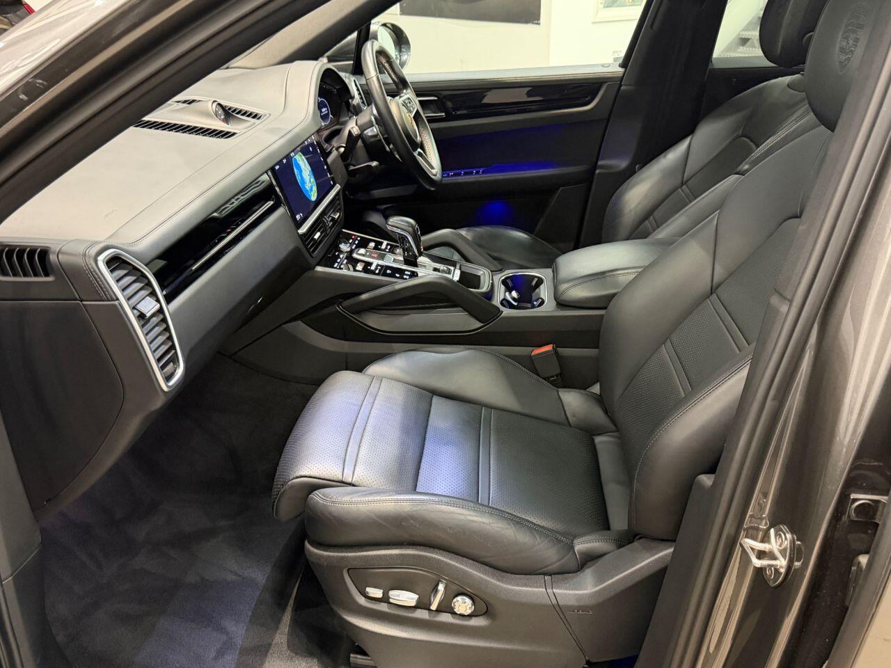 Porsche Cayenne view 37