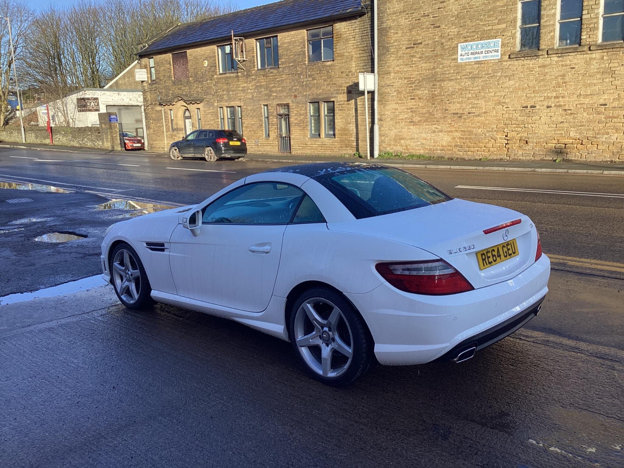 Mercedes-Benz SLK view 4