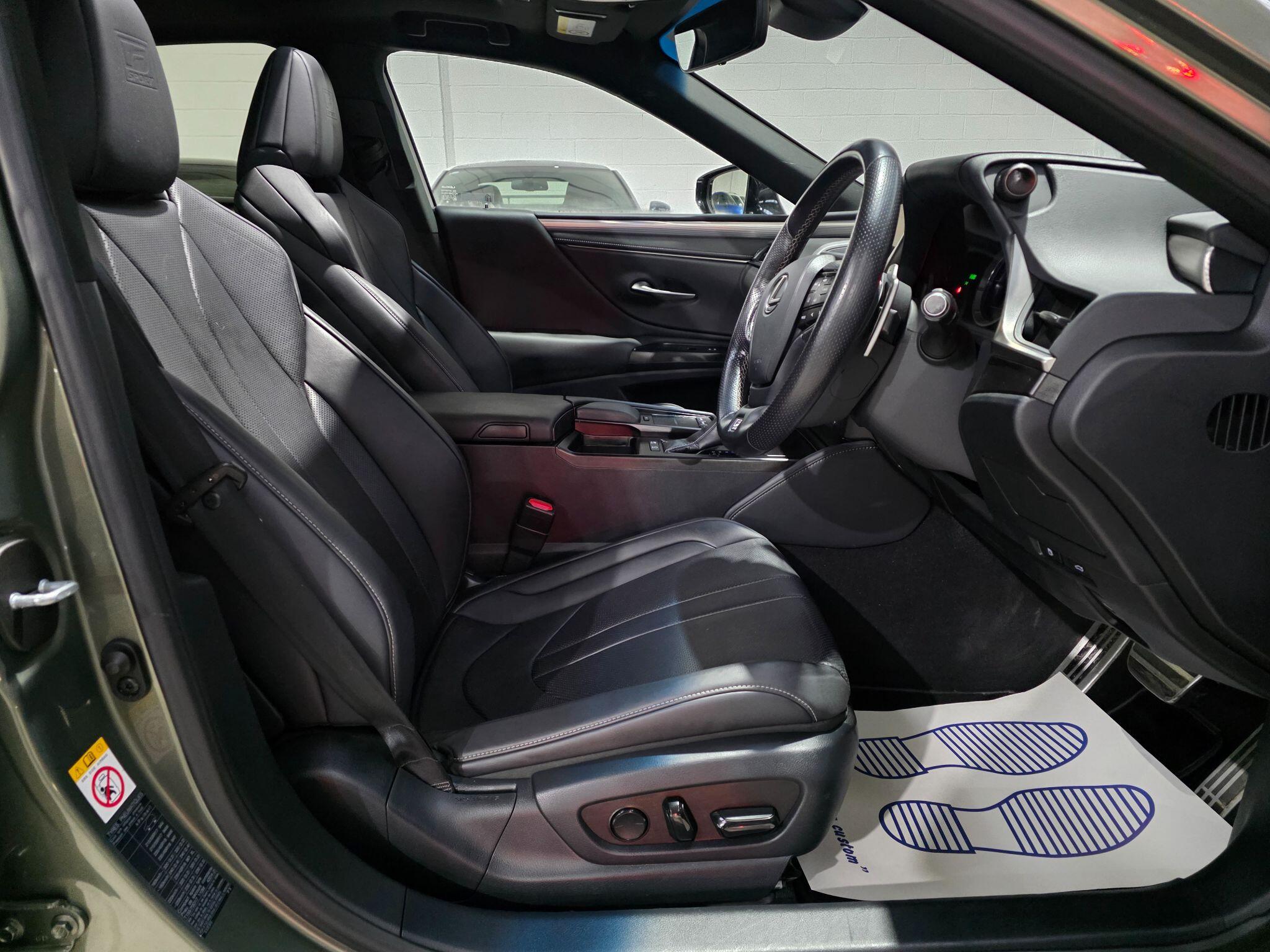 Lexus Es view 6