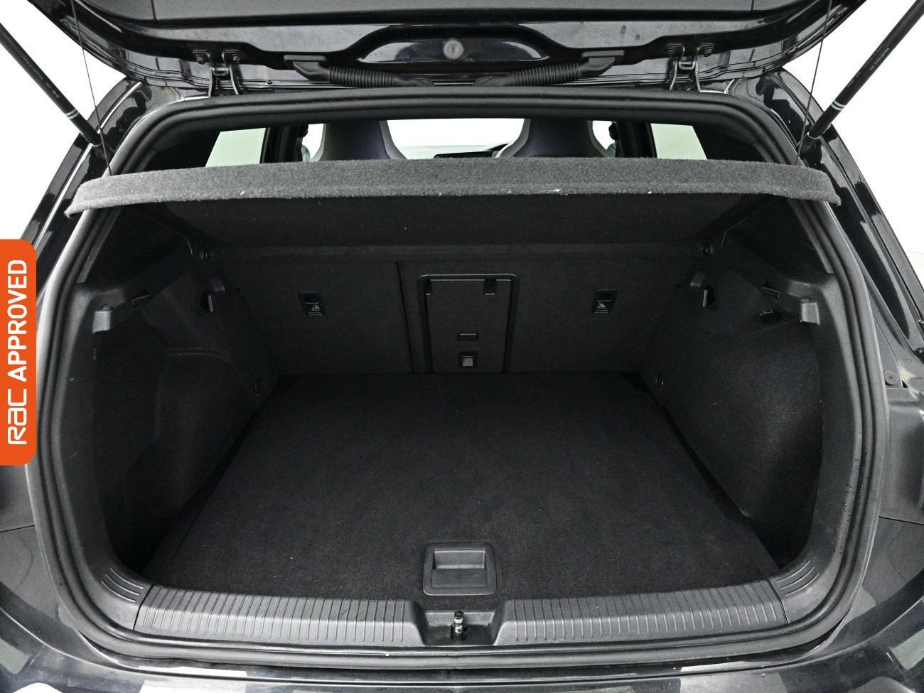 Volkswagen Golf view 24
