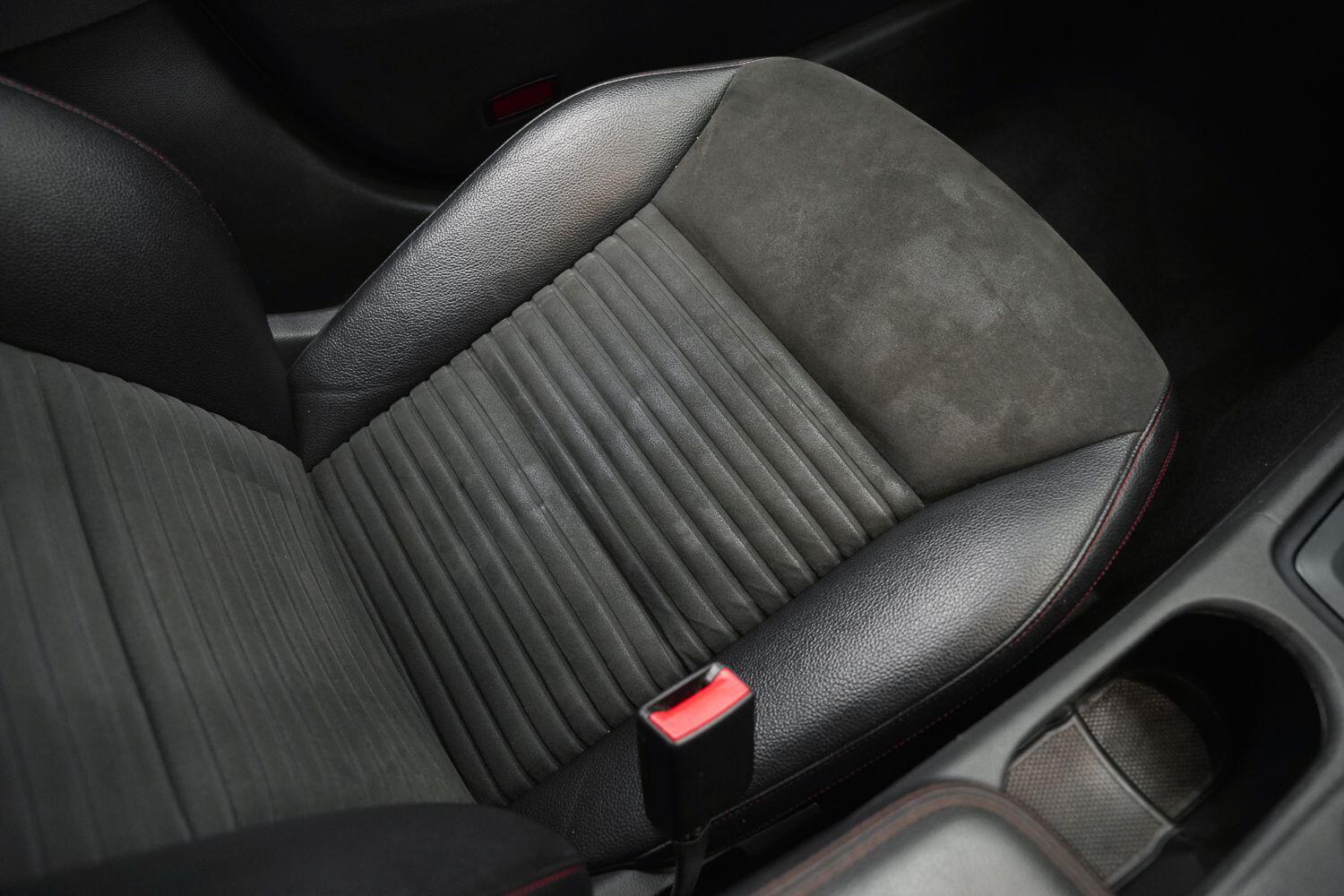 Mercedes-Benz Cla view 22