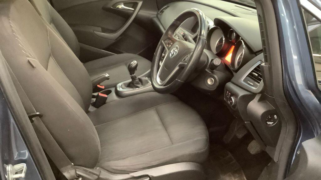 Vauxhall Astra view 9