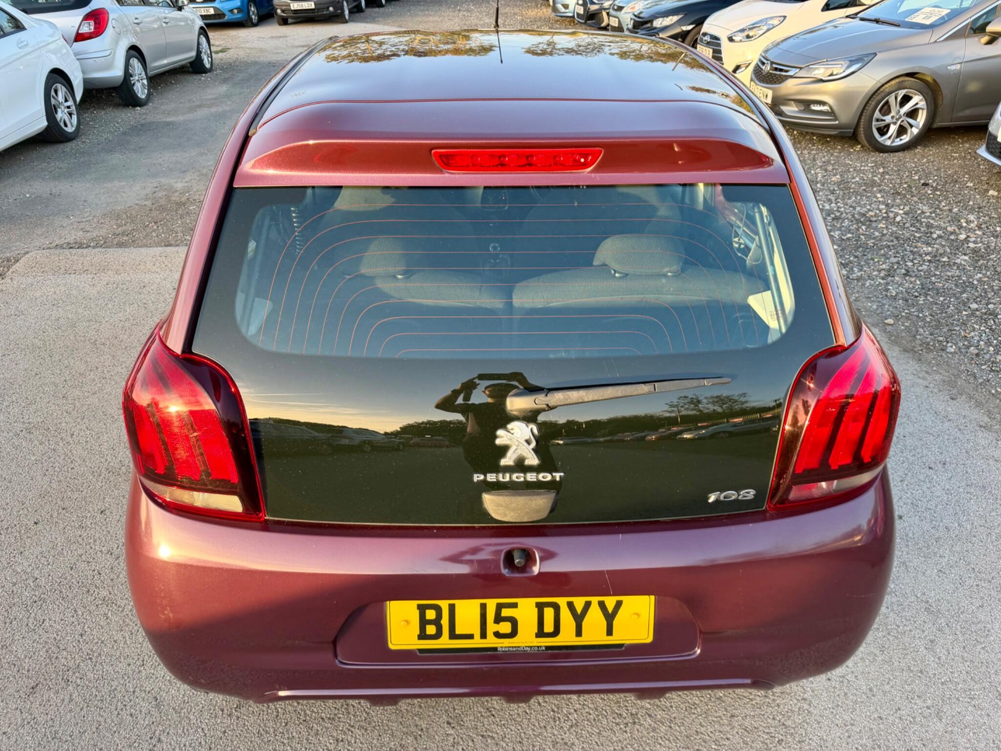 Peugeot 108 view 17