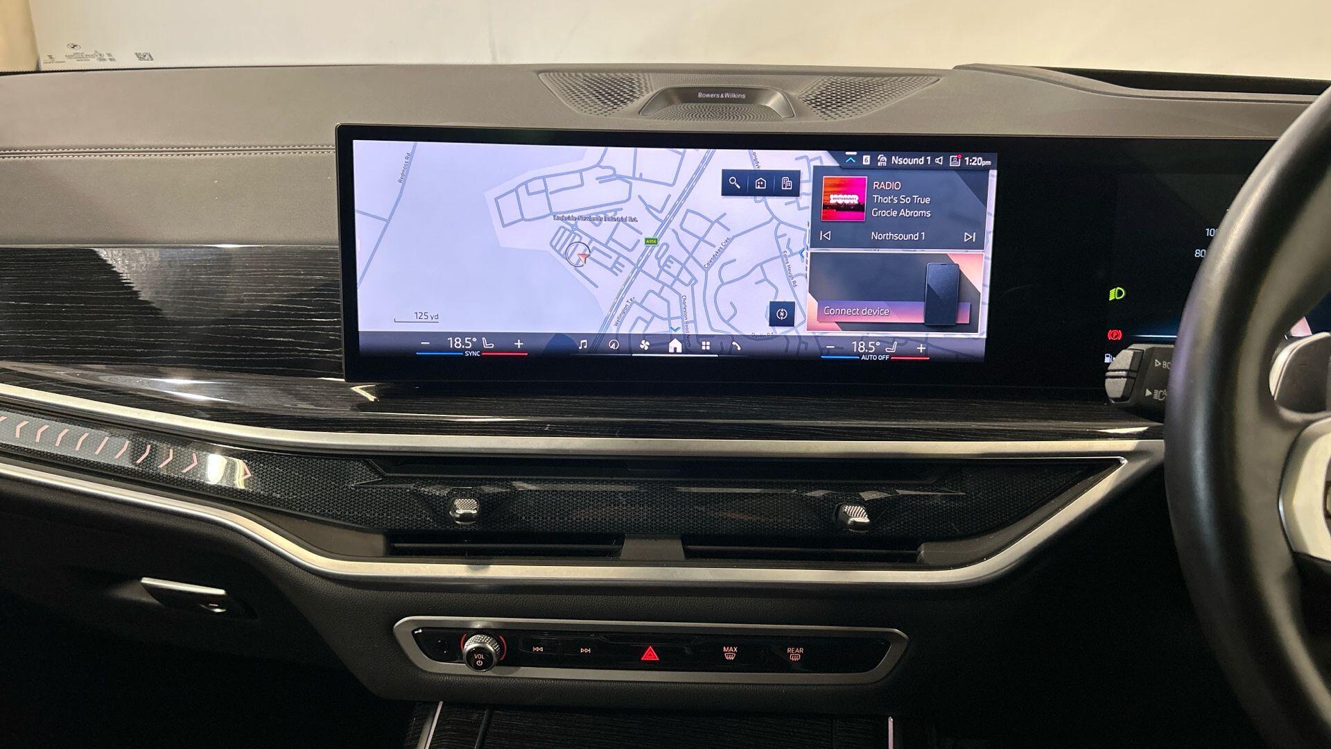 BMW X7 view 8