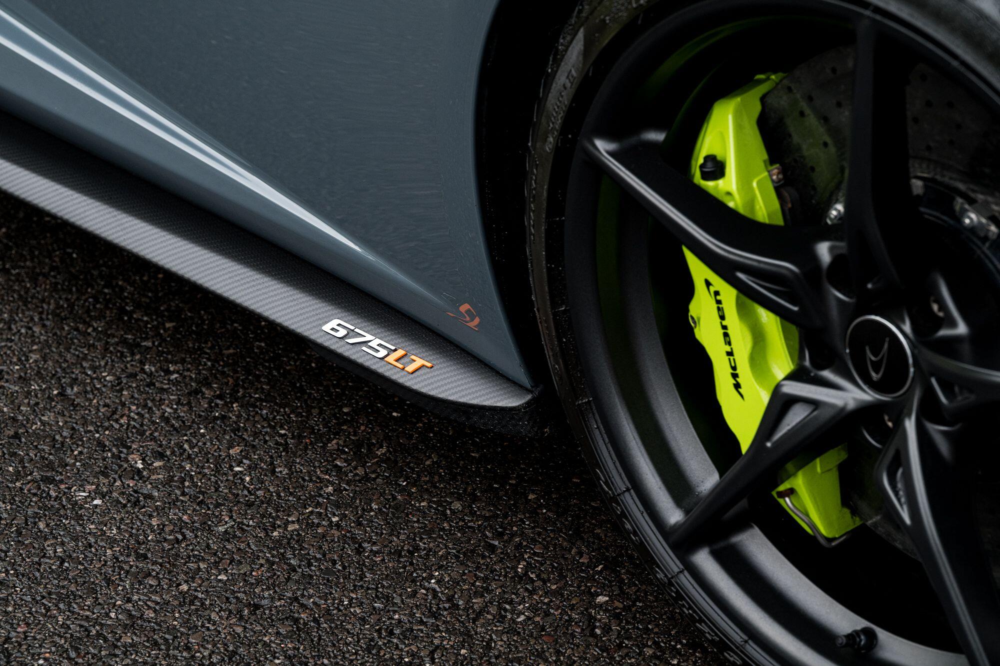 McLaren 675LT view 16