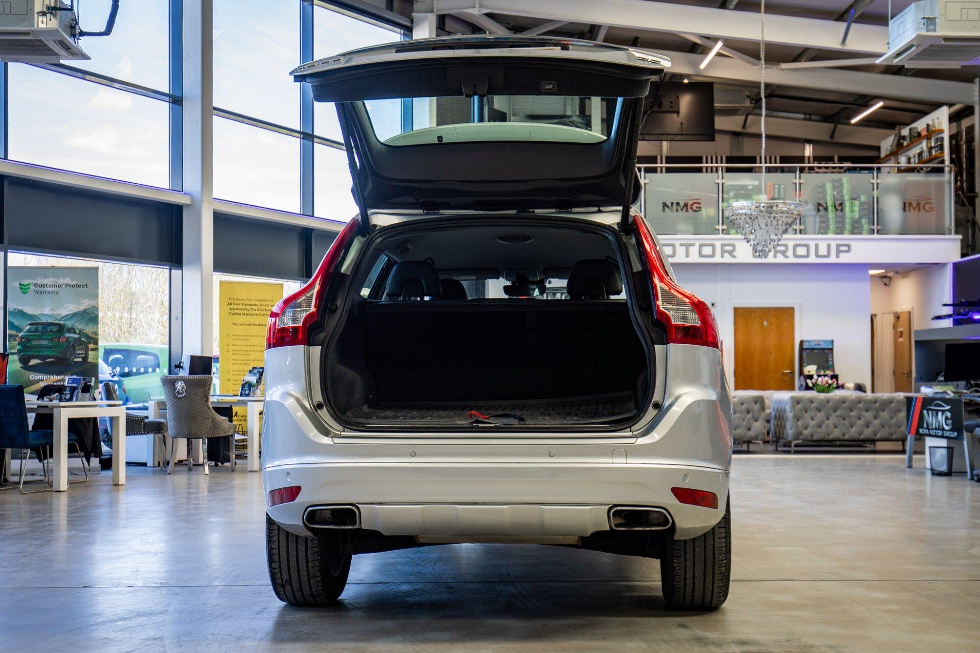 Volvo XC60 view 28