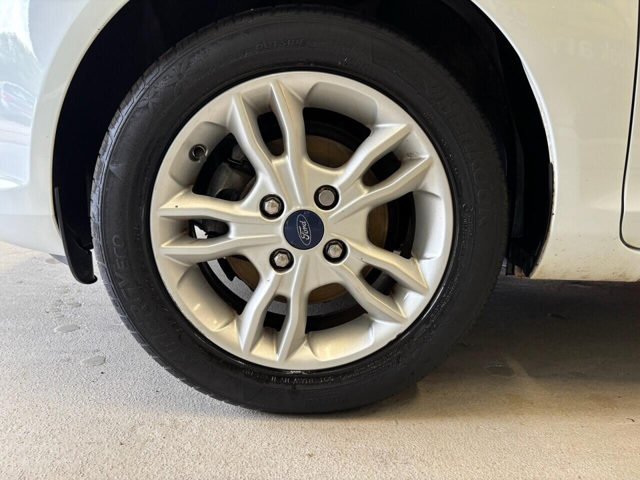 Ford Fiesta view 9