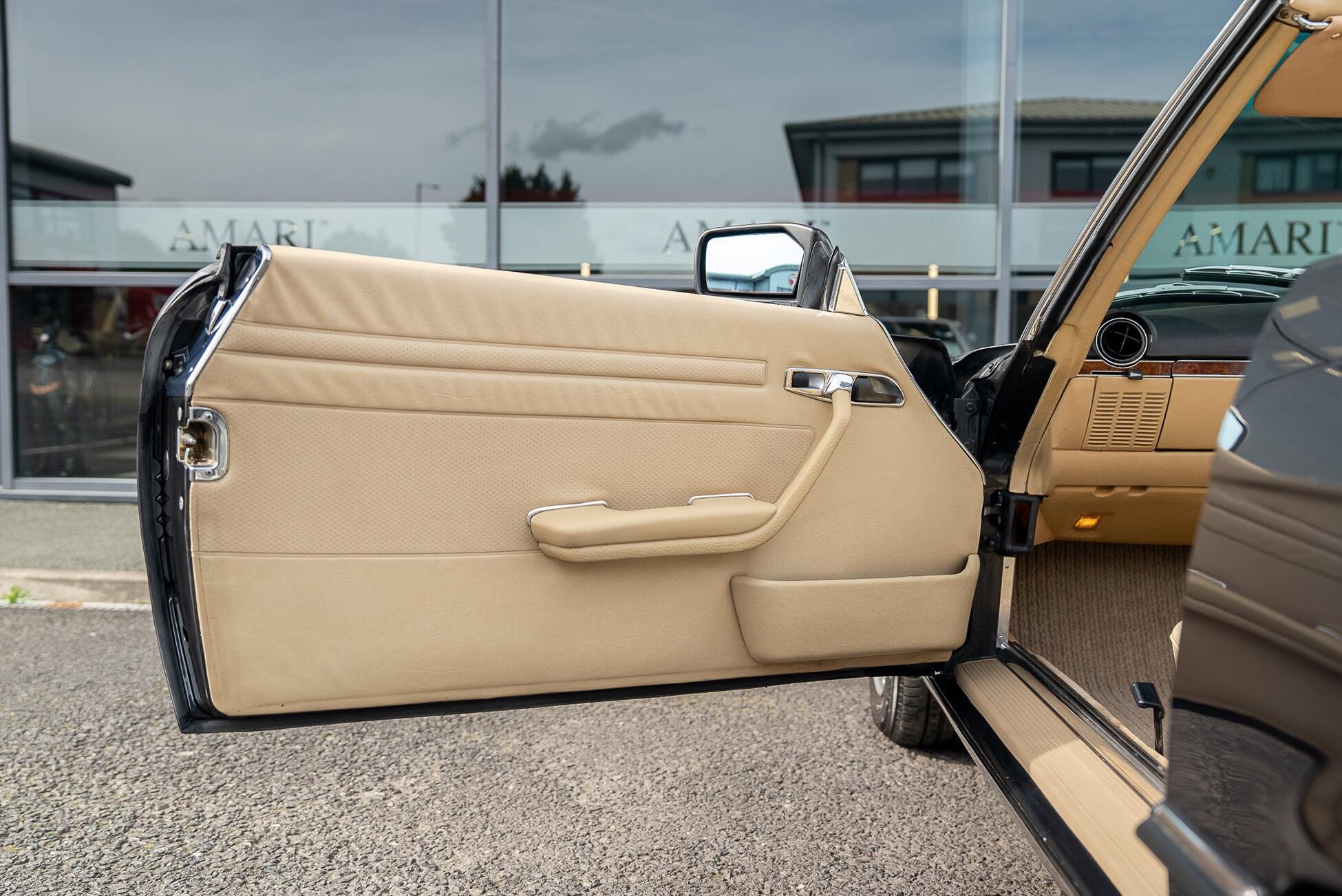 Mercedes-Benz 500 SL view 46