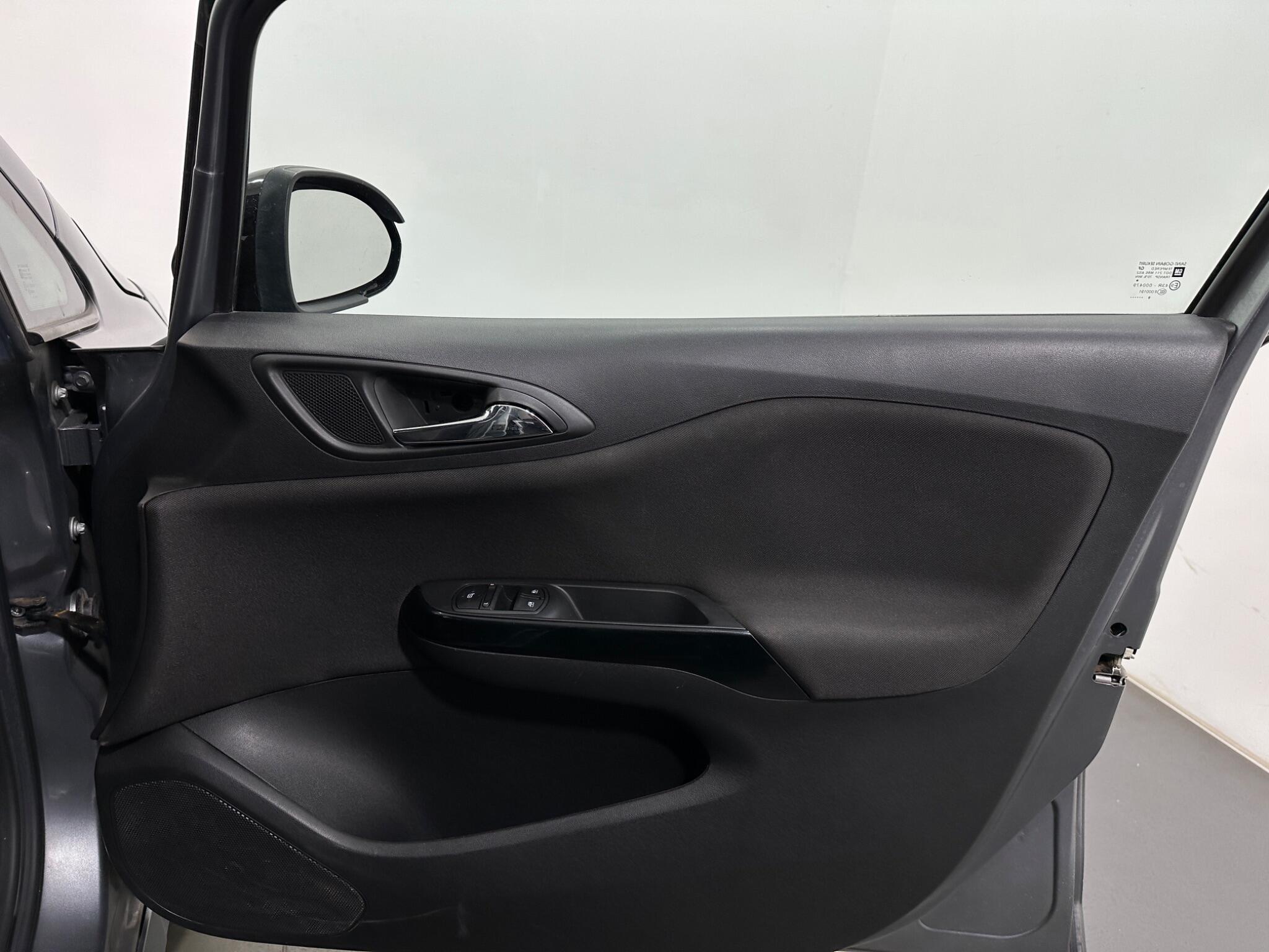 Vauxhall Corsa view 31