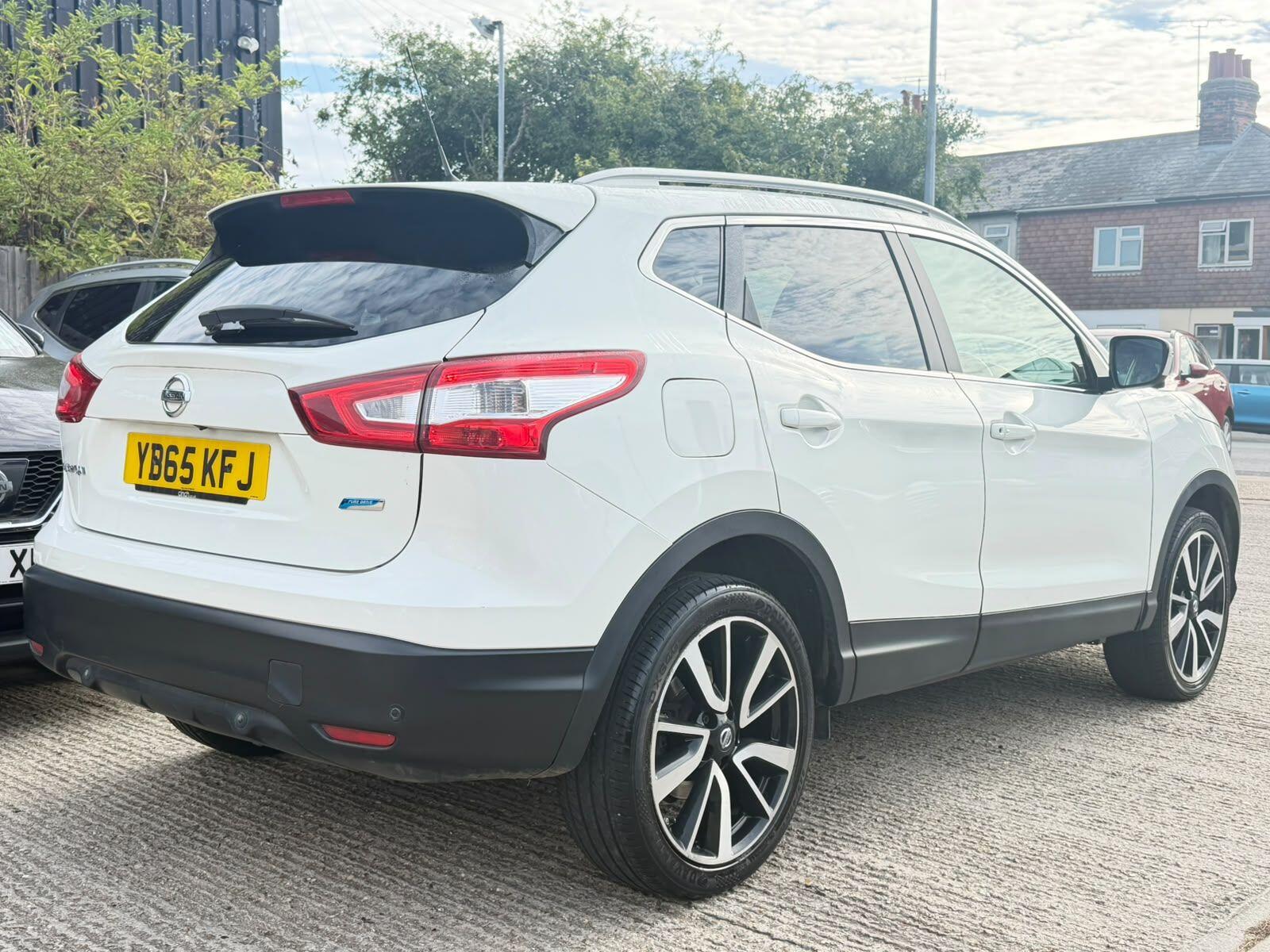 Nissan Qashqai view 3