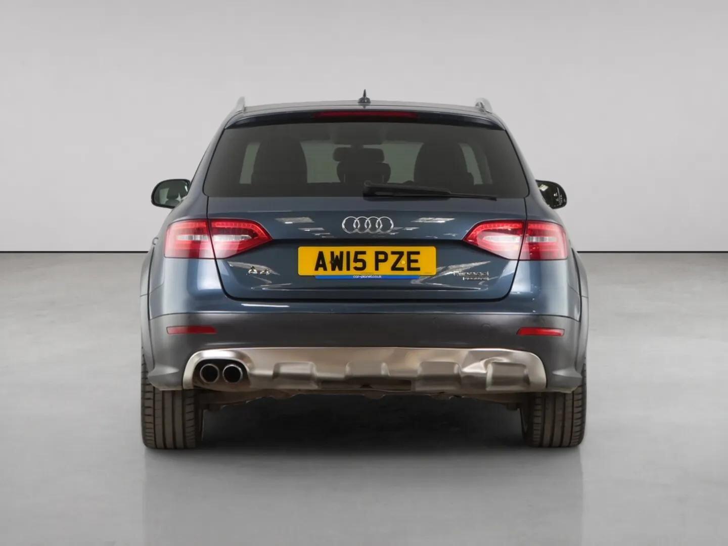 Audi A4 view 7