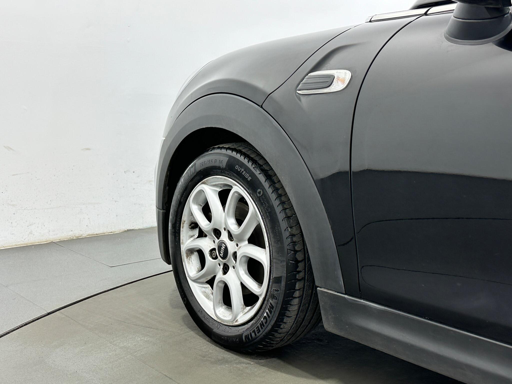 Mini Cooper view 45