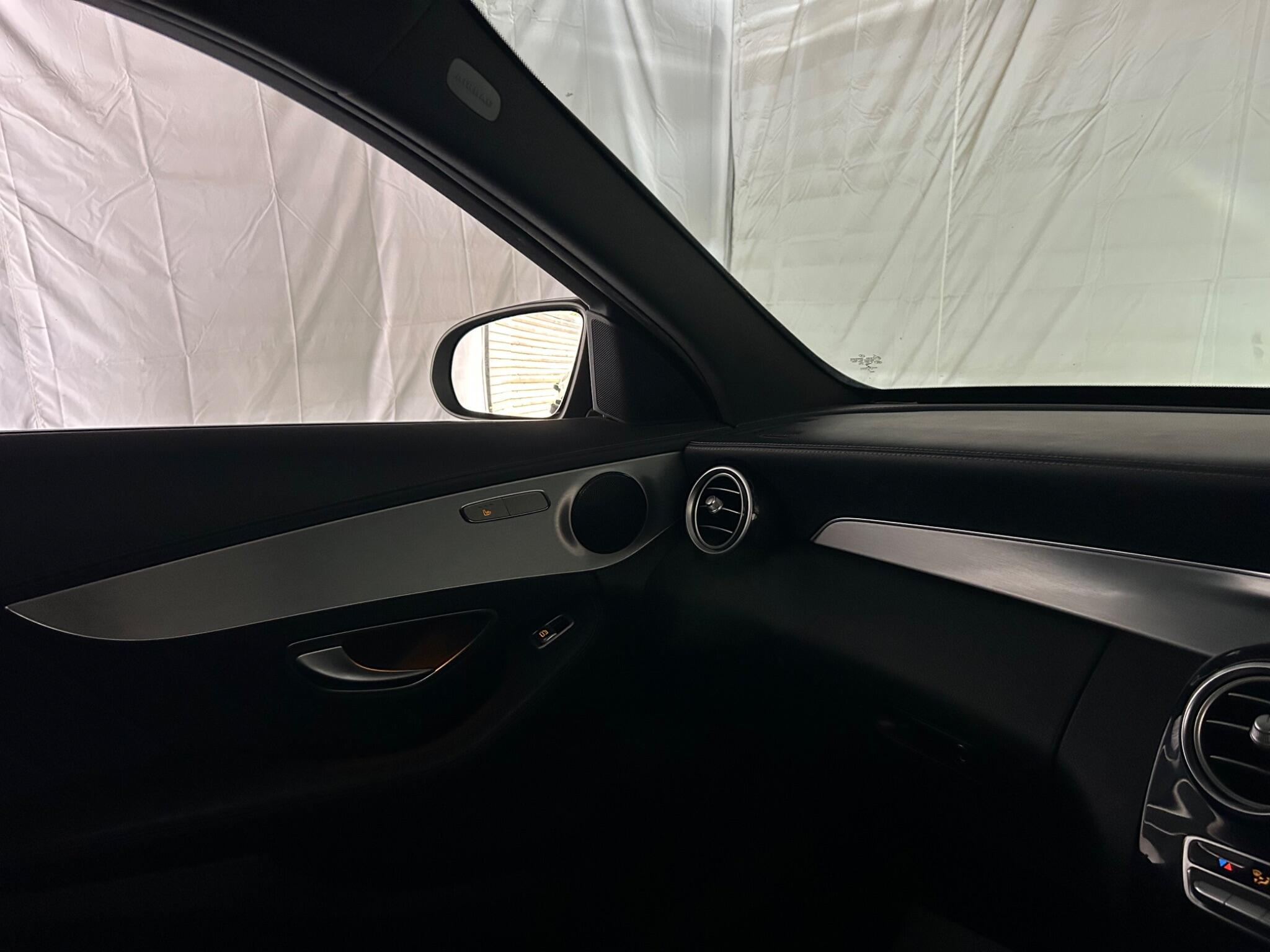 Mercedes-Benz C Class view 21