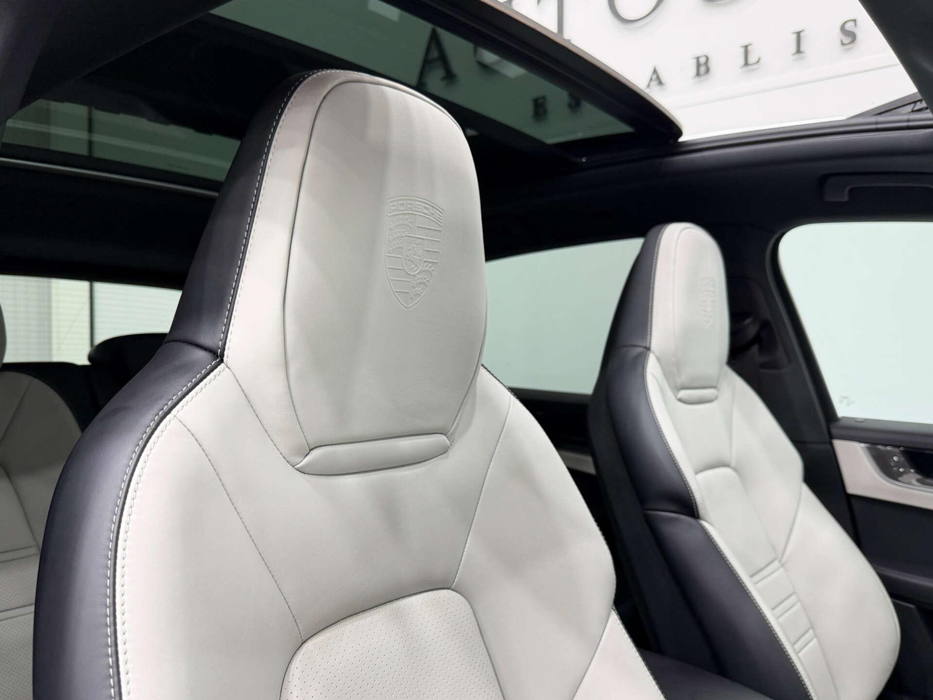 Porsche Cayenne view 37