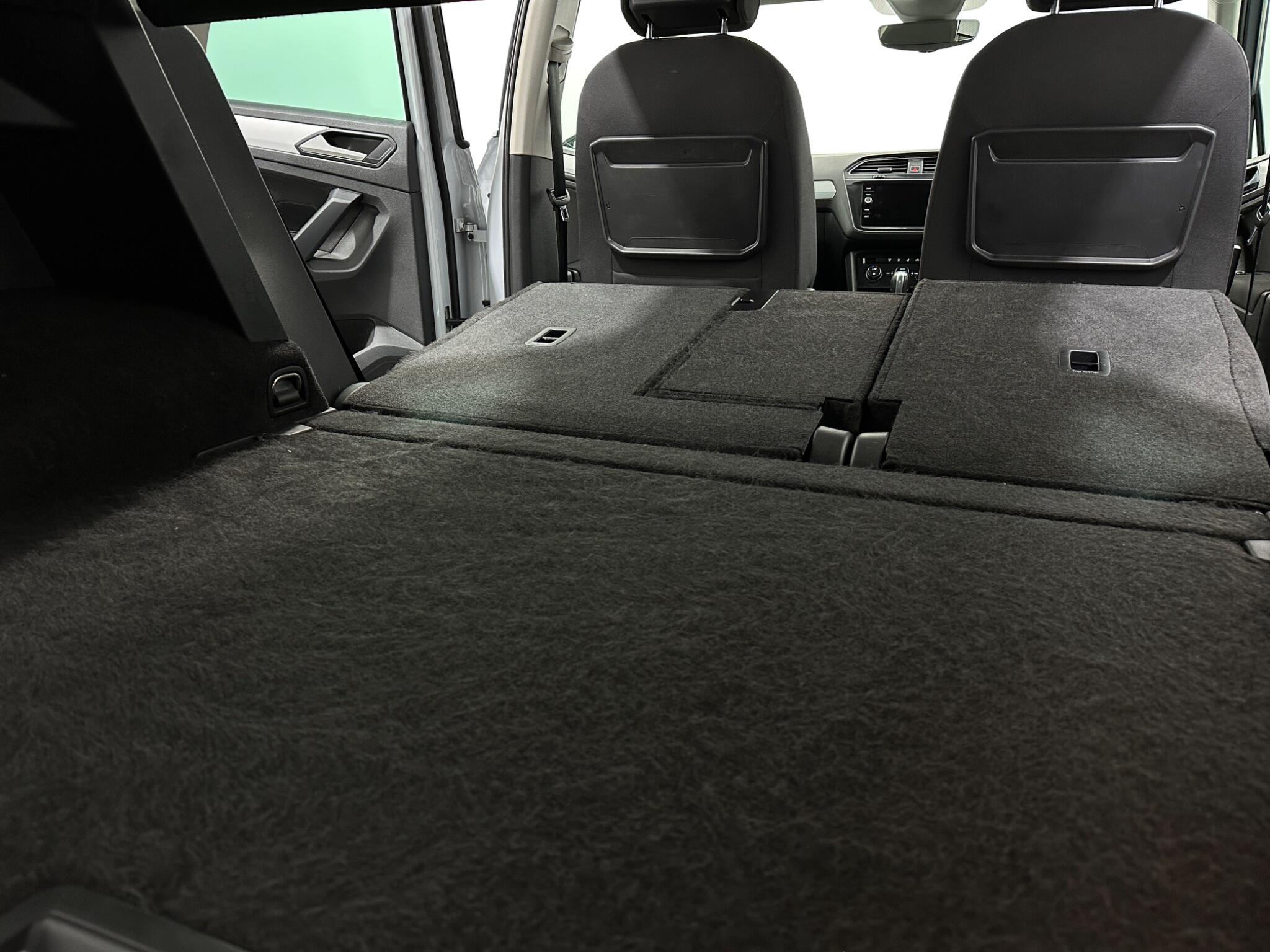 Volkswagen Tiguan view 45