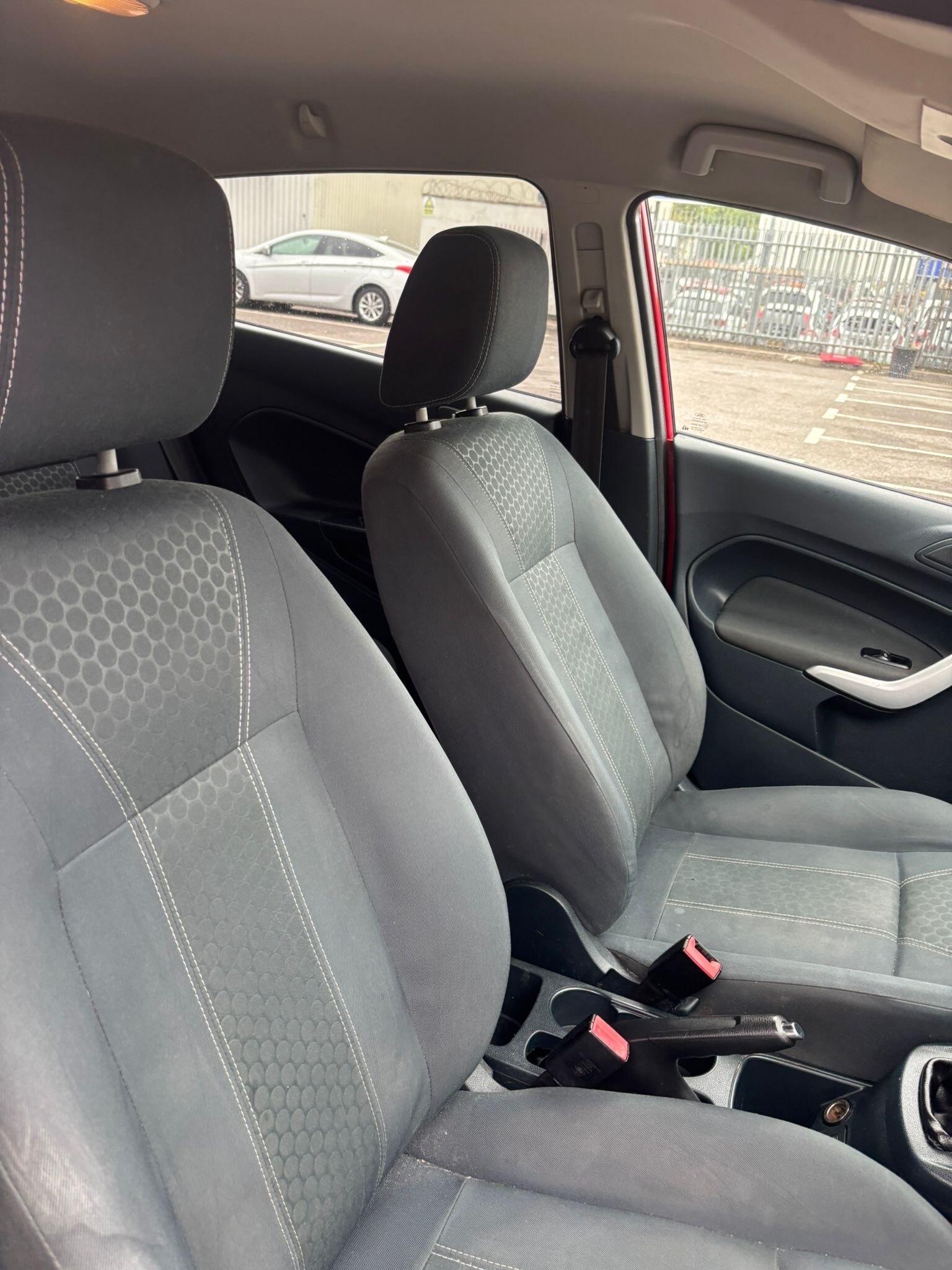 Ford Fiesta view 24