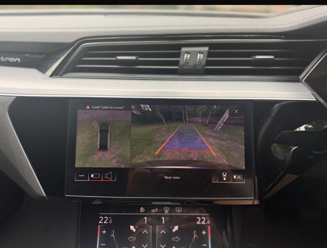 Audi E-Tron view 28