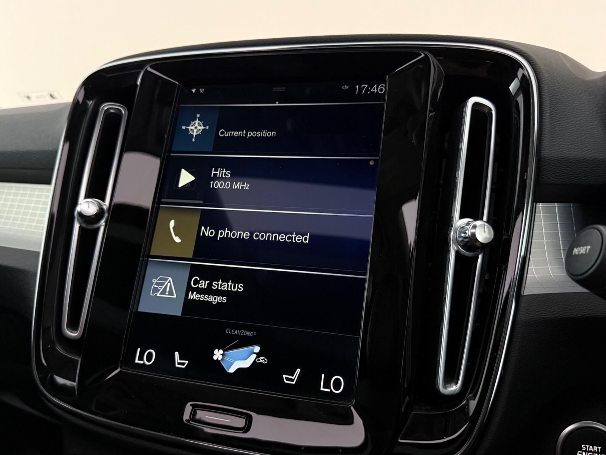 Volvo XC40 view 27