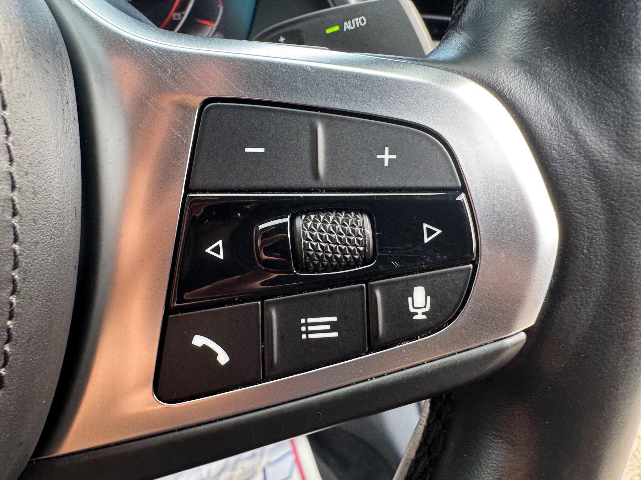 BMW 2 Series view 25