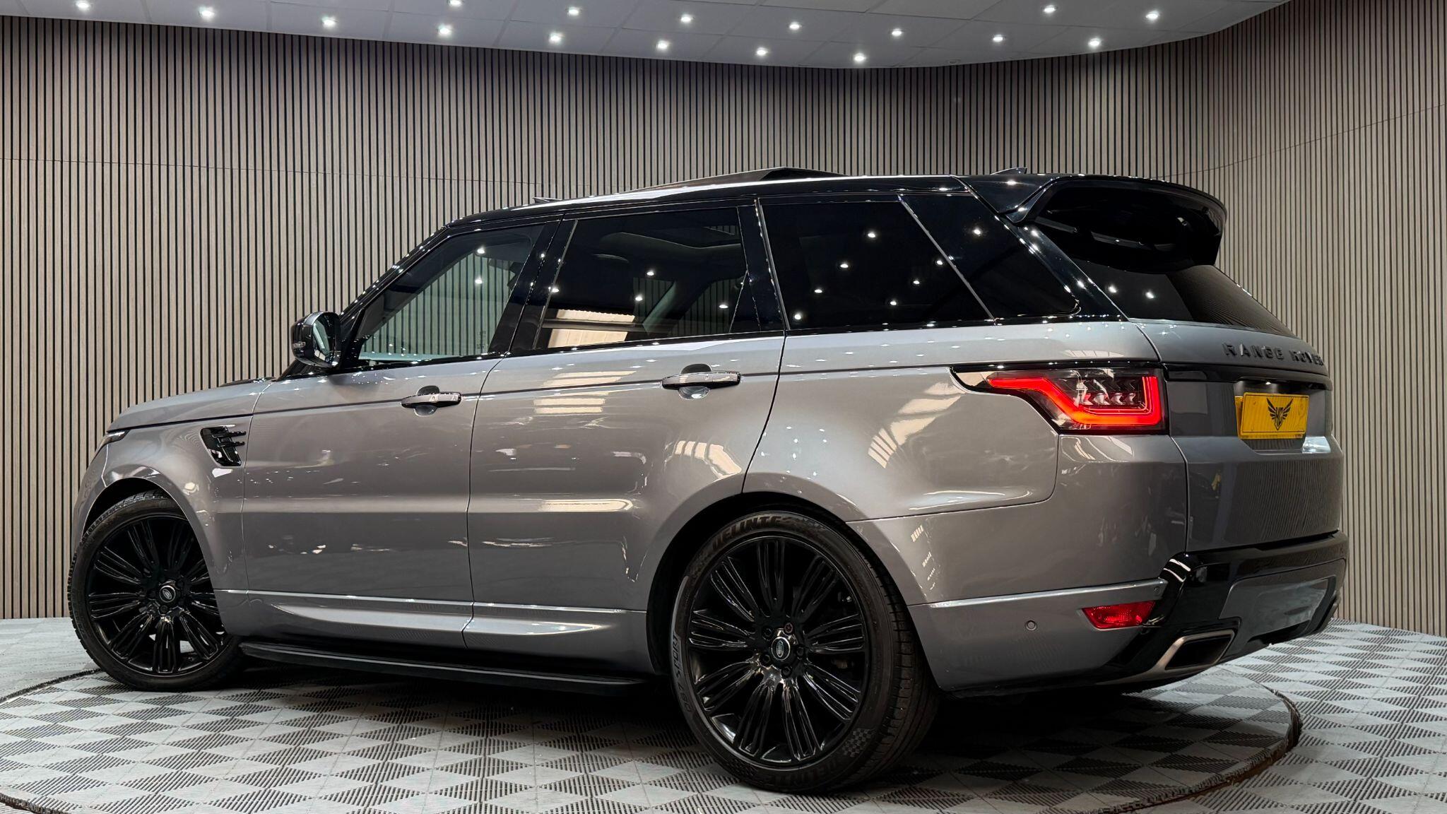 Land Rover Range Rover Sport view 2